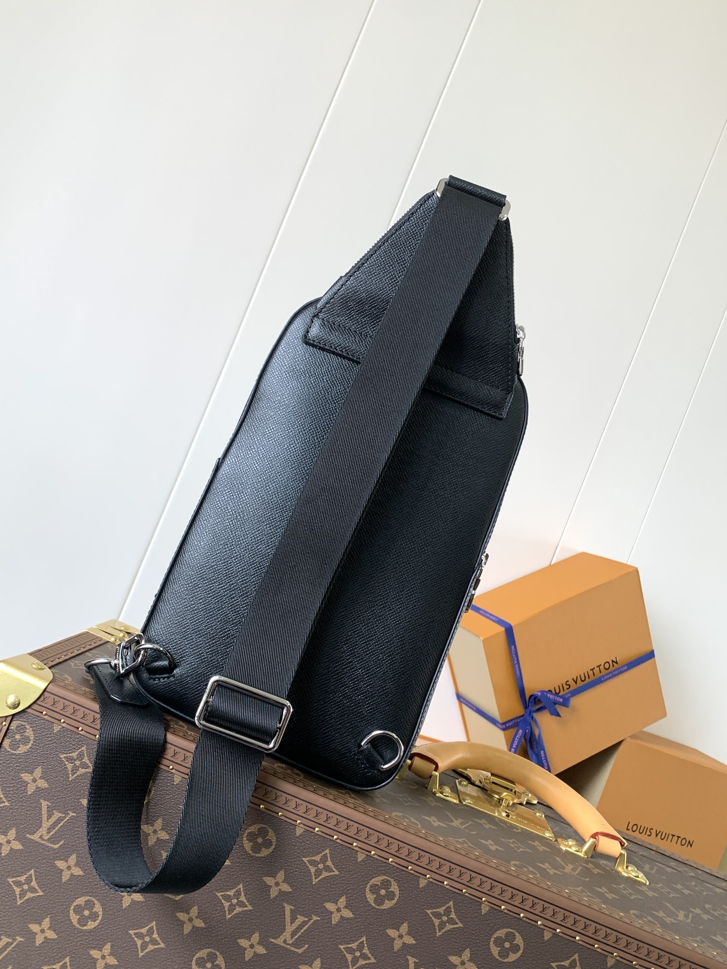 Louis Vuitton Shoulder Bag Cow Leather Black M