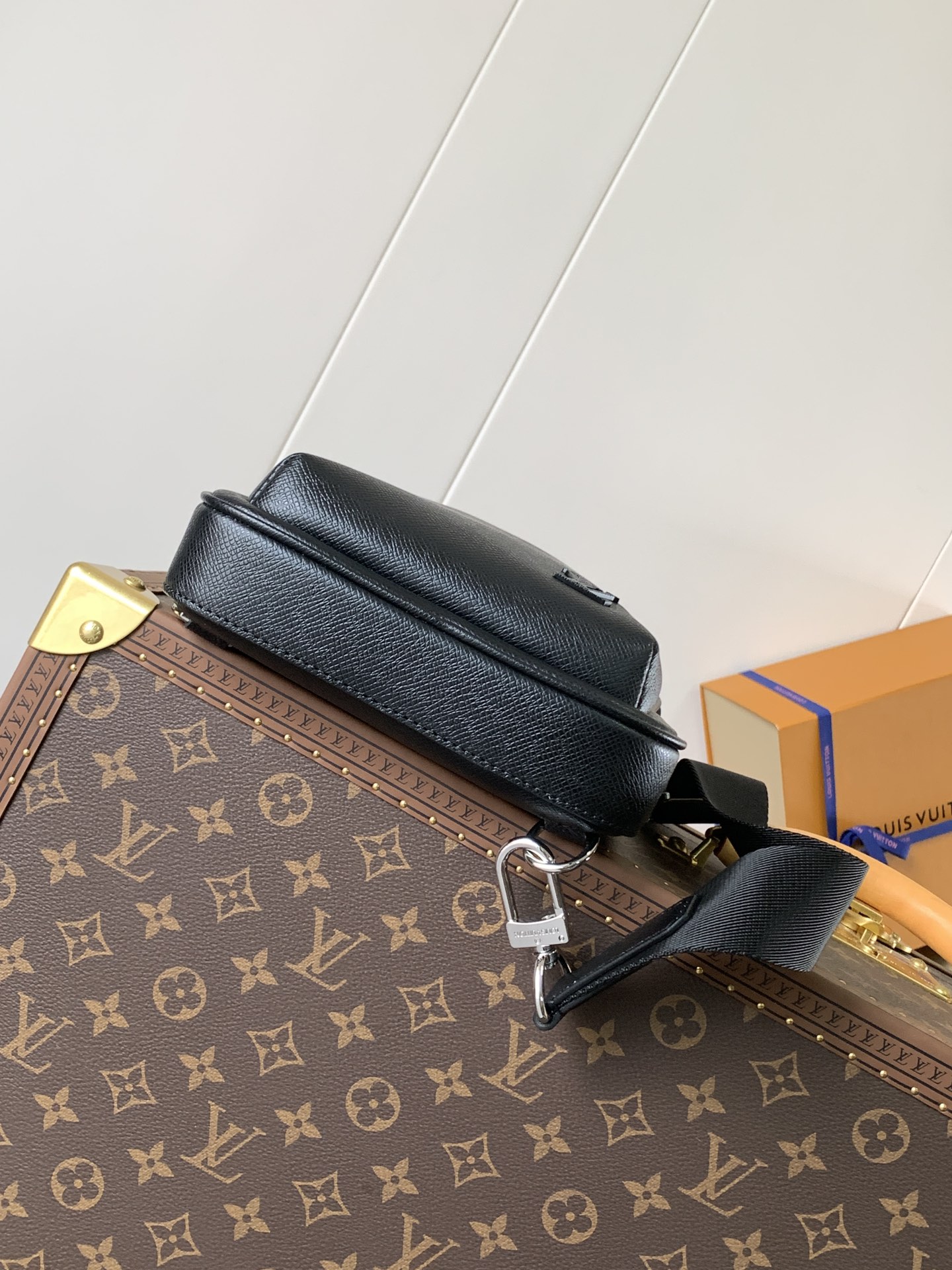 Louis Vuitton Shoulder Bag Cow Leather Black M