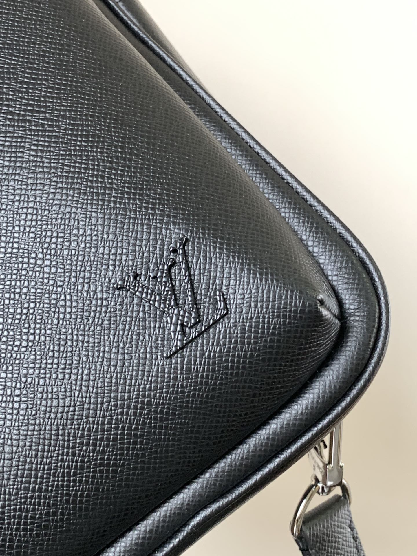 Louis Vuitton Shoulder Bag Cow Leather Black M