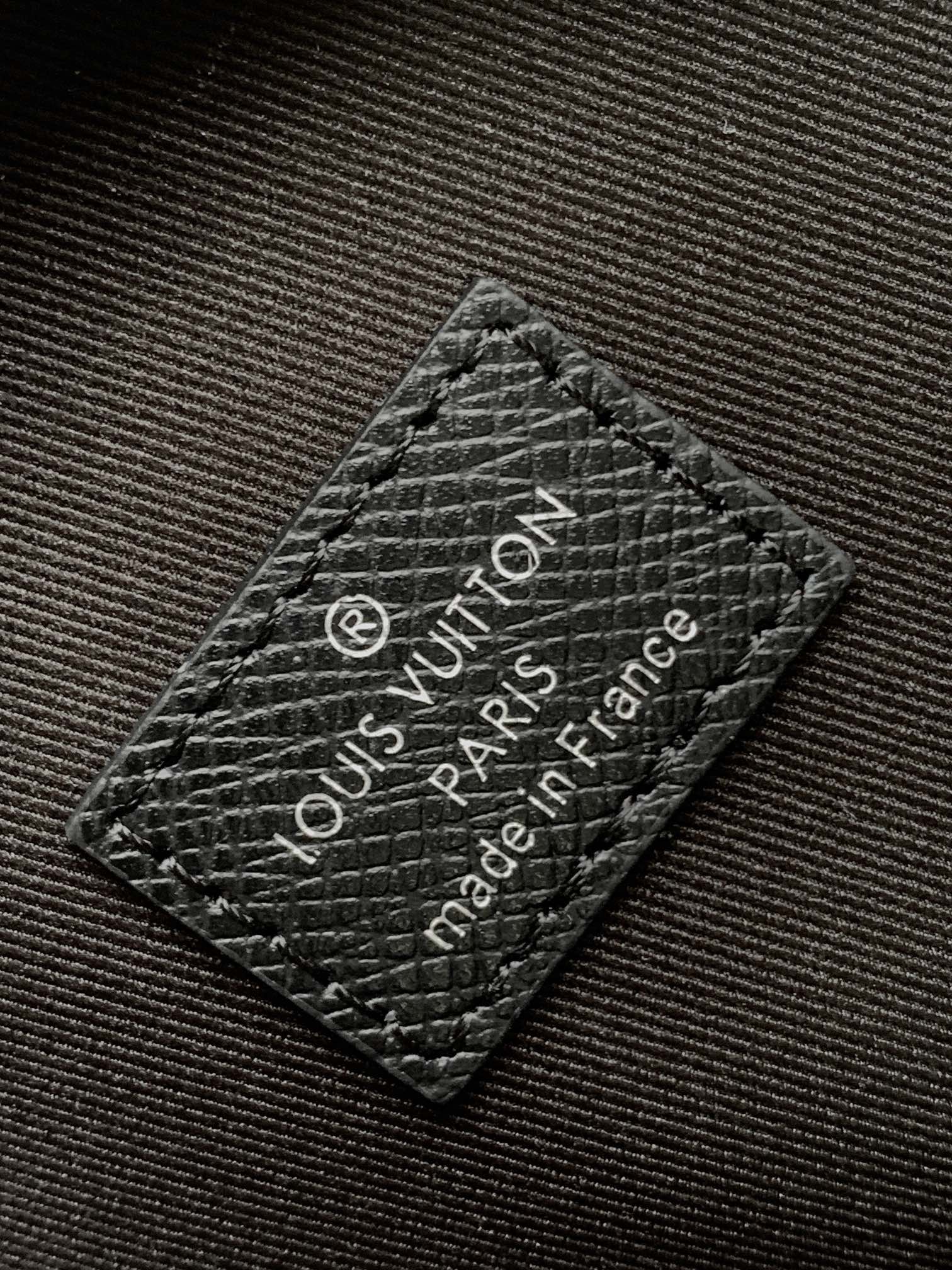 Louis Vuitton Shoulder Bag Cow Leather Black M