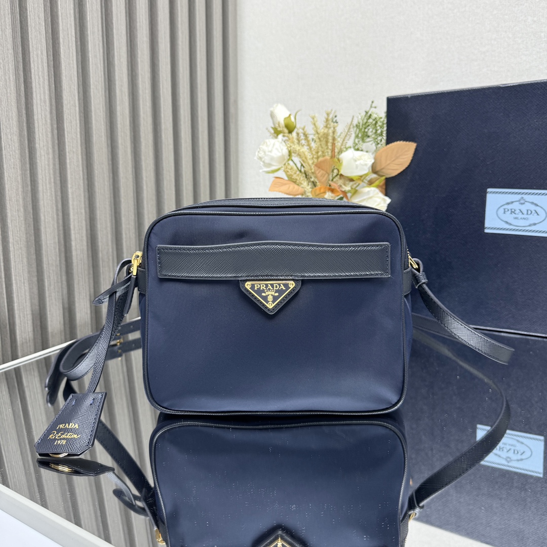 Prada Basic Bag Cow Leather Waterproof M