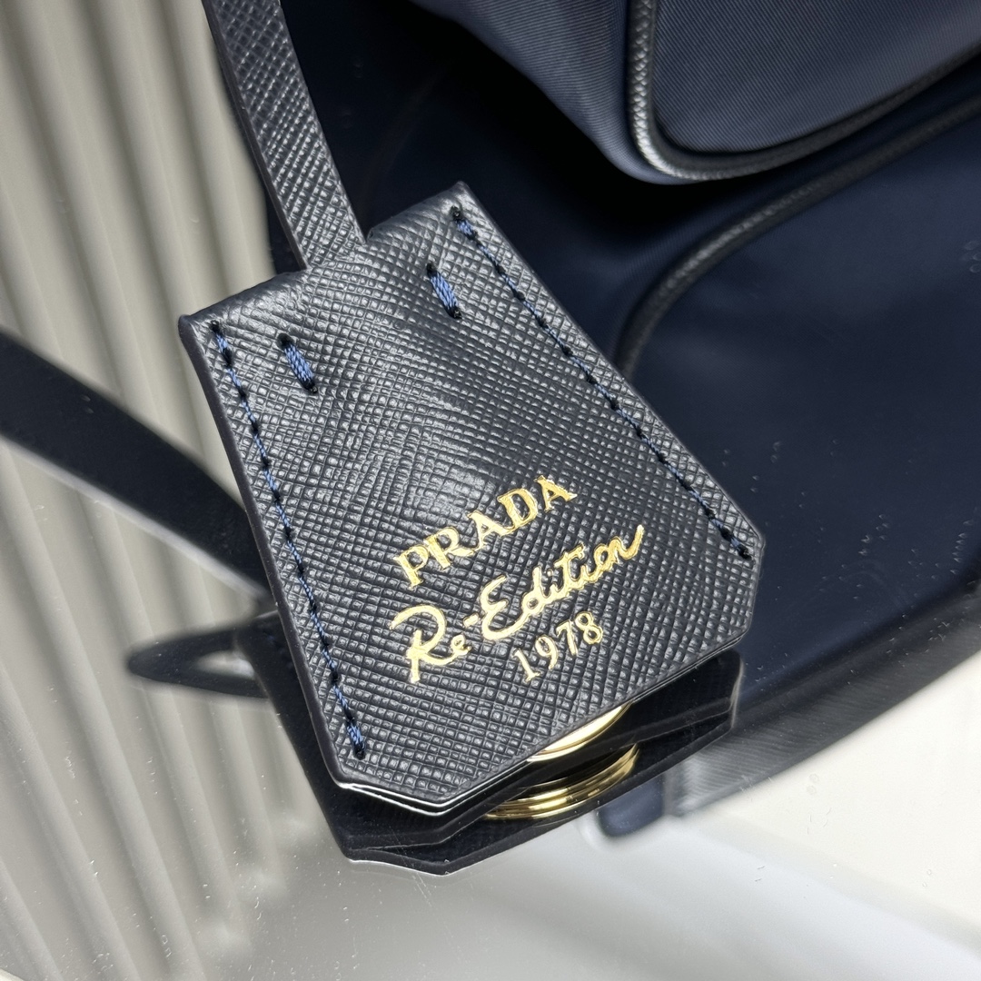 Prada Basic Bag Cow Leather Waterproof M