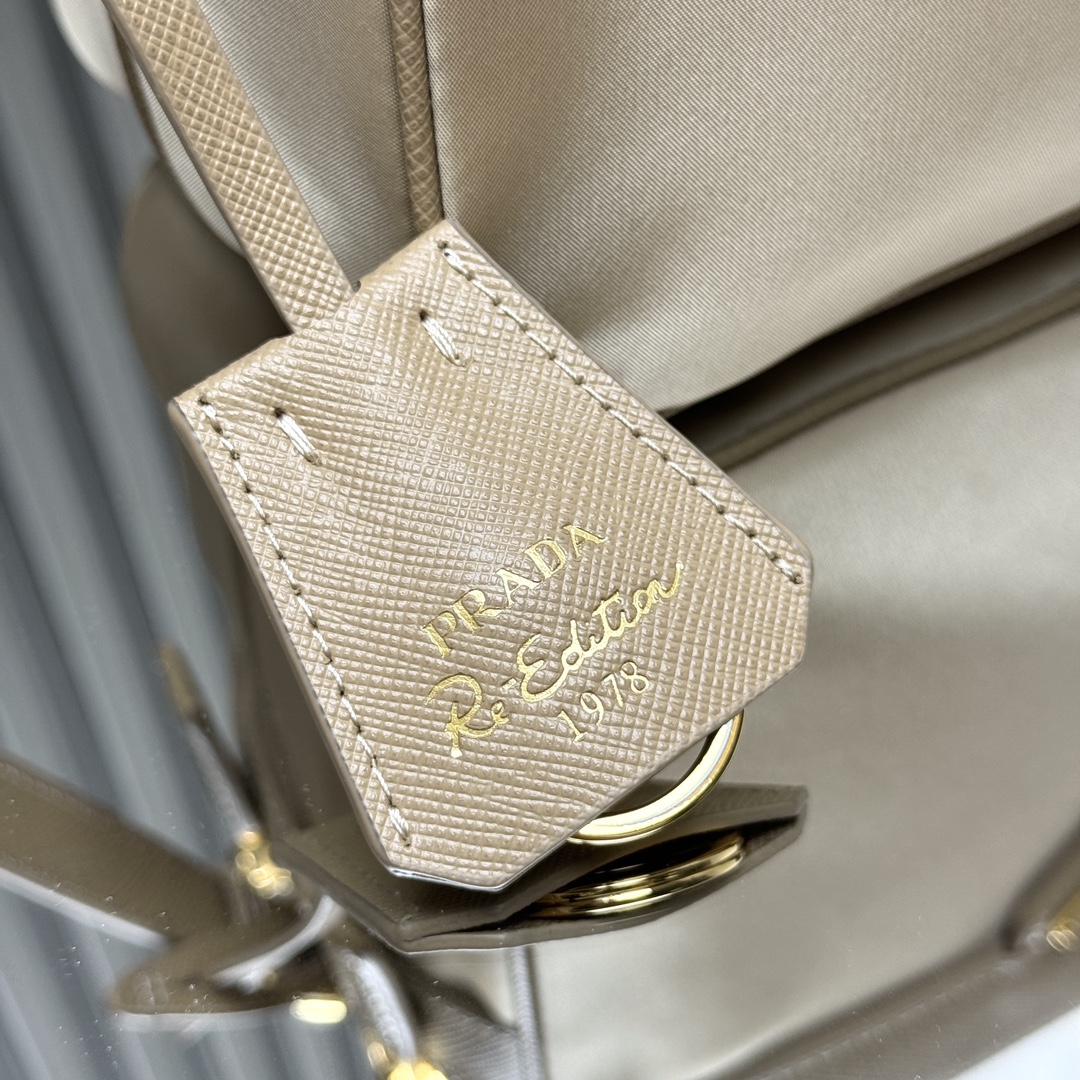 Prada Basic Bag Cow Leather Waterproof M