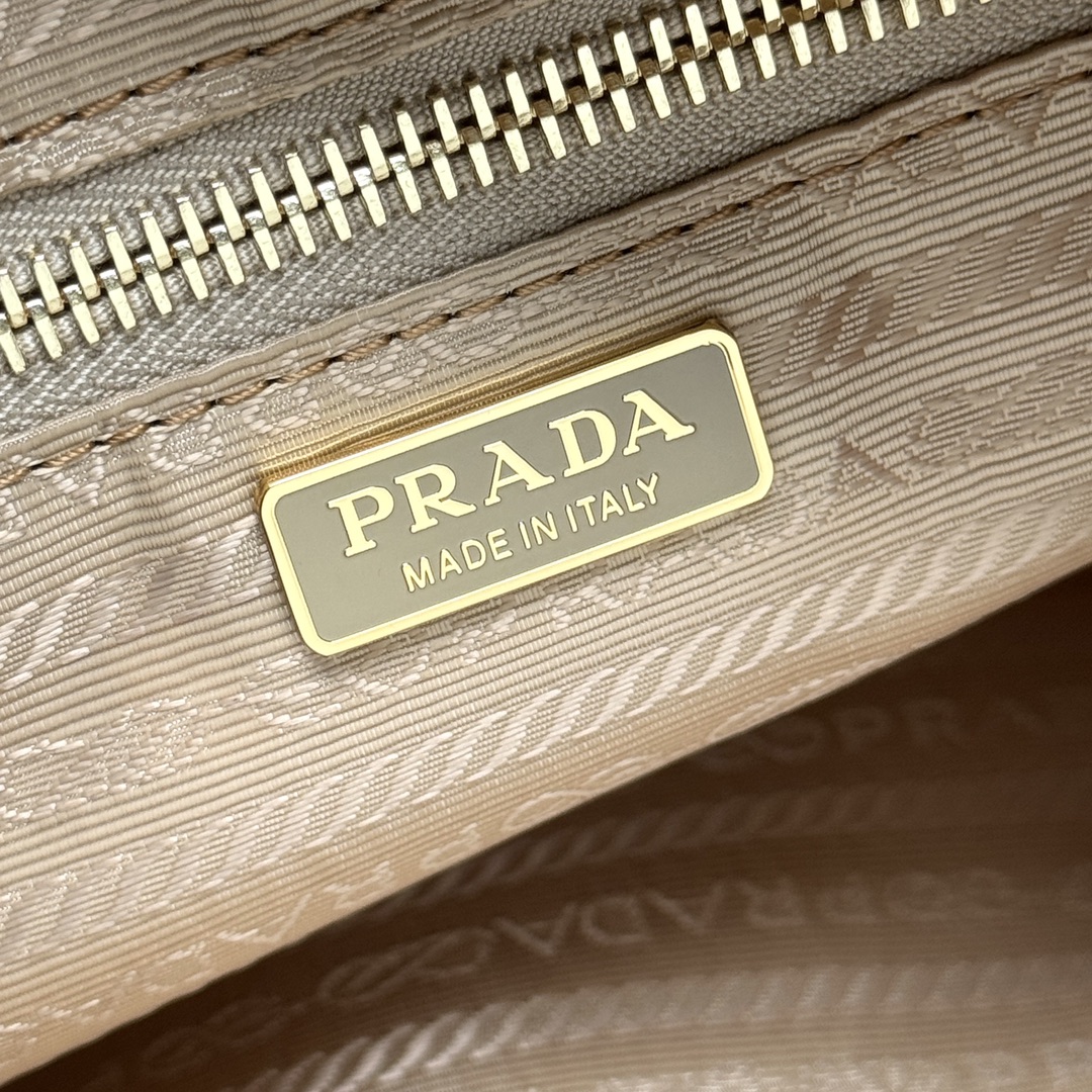 Prada Basic Bag Cow Leather Waterproof M