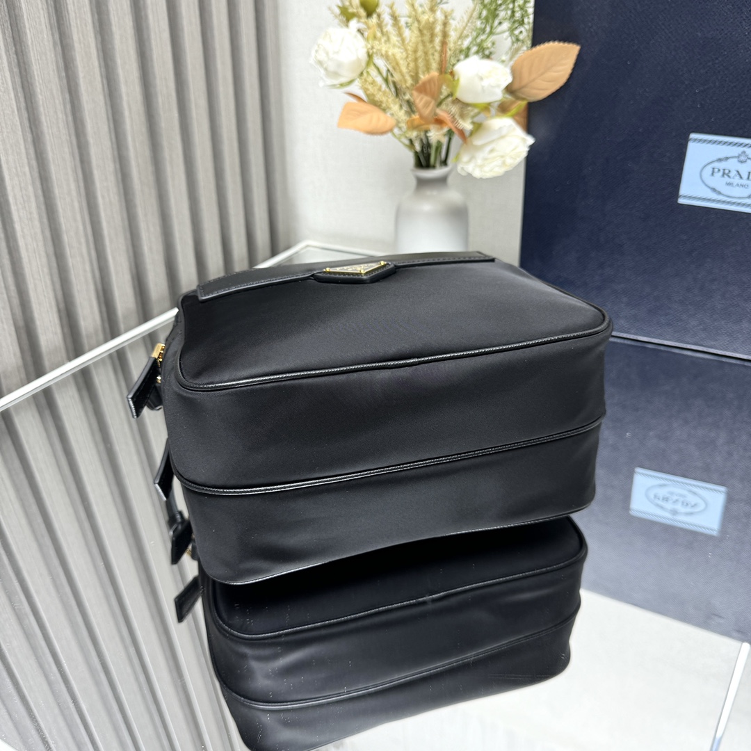 Prada Basic Bag Cow Leather Waterproof M