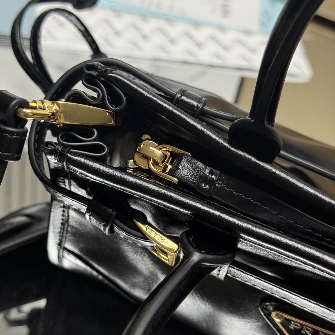 Prada Tote Bag M-l-s