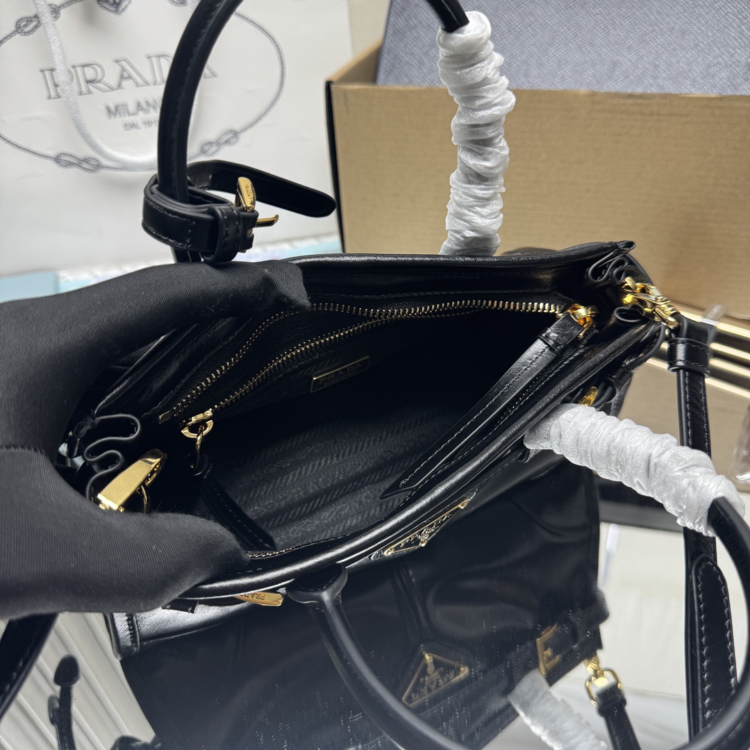 Prada Tote Bag M-l-s