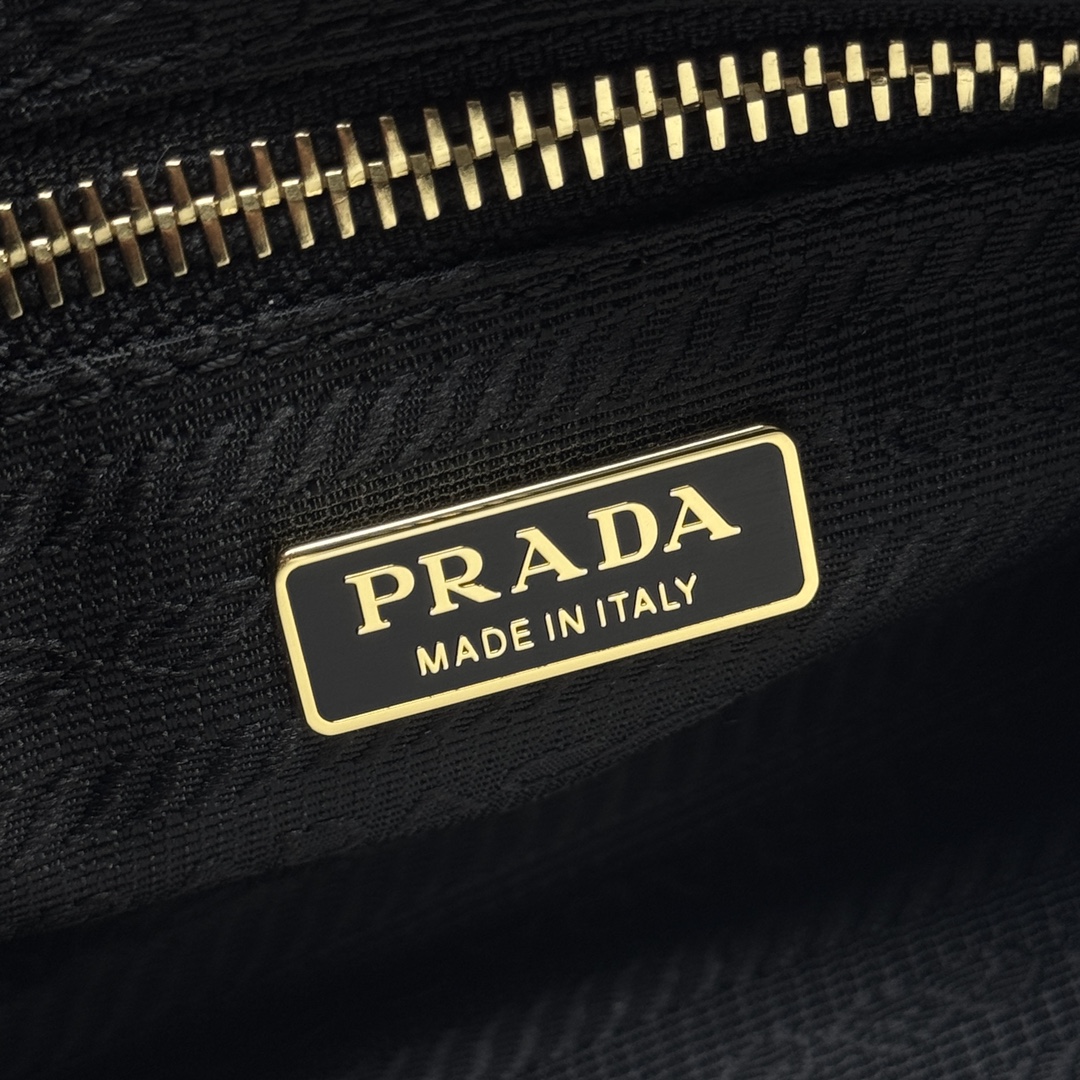 Prada Tote Bag M-l-s