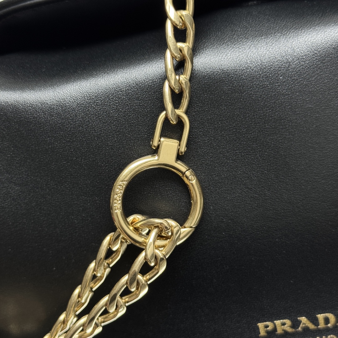 Prada Female Basic Bag 13cm-m-l