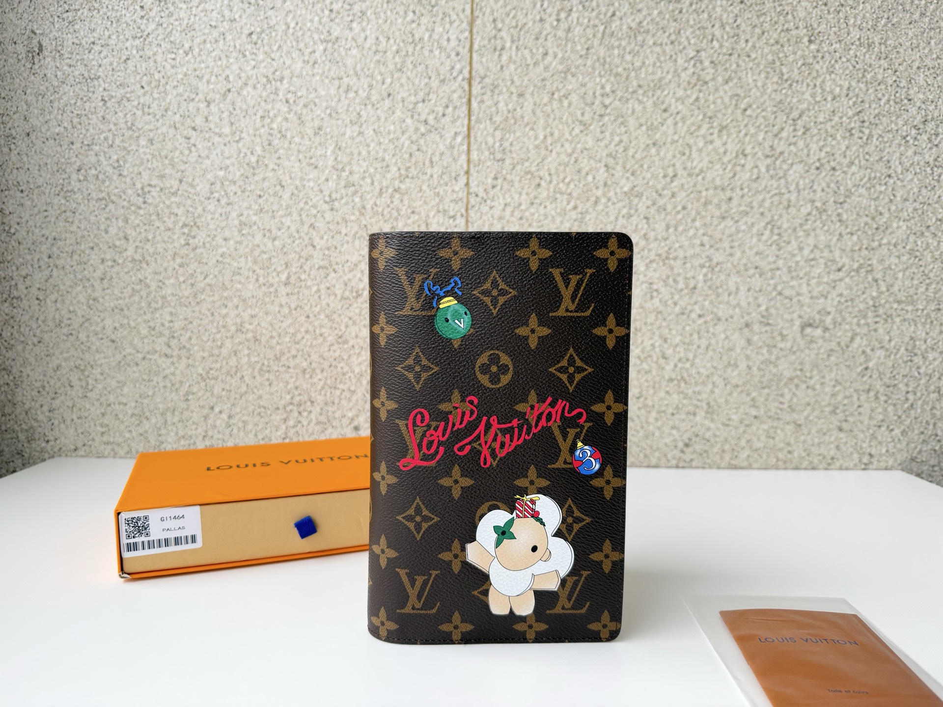 Louis Vuitton Basic Bag M-l