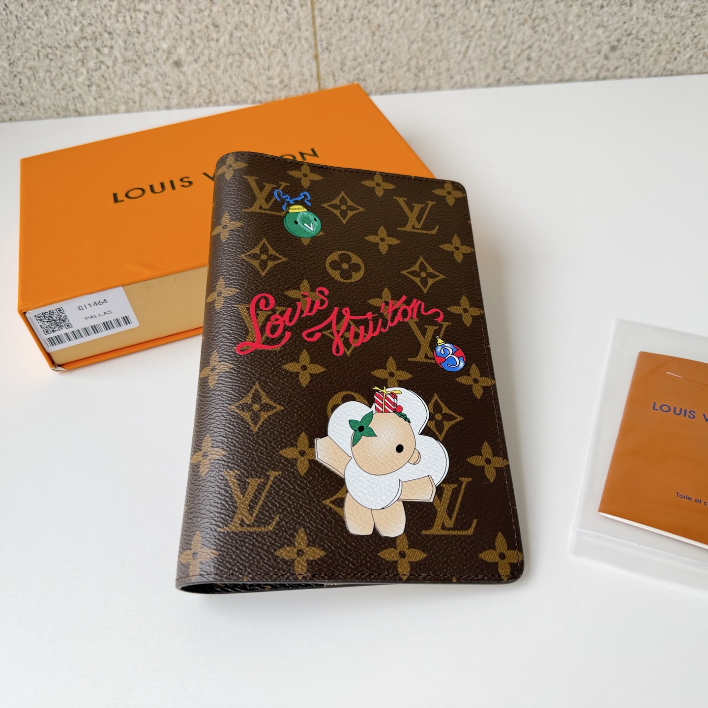 Louis Vuitton Basic Bag M-l