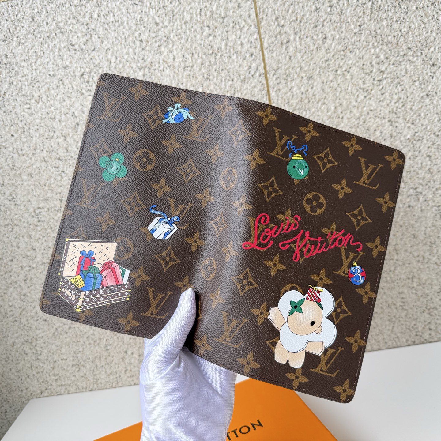 Louis Vuitton Basic Bag M-l