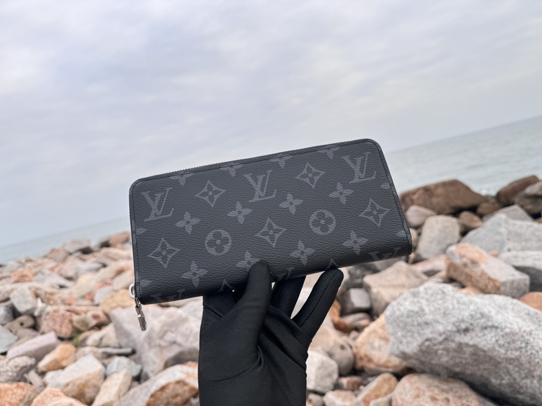 Louis Vuitton Basic Bag Canvas Silver M-l-s