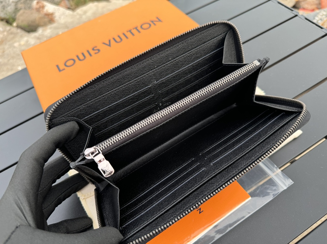 Louis Vuitton Basic Bag Canvas Silver M-l-s