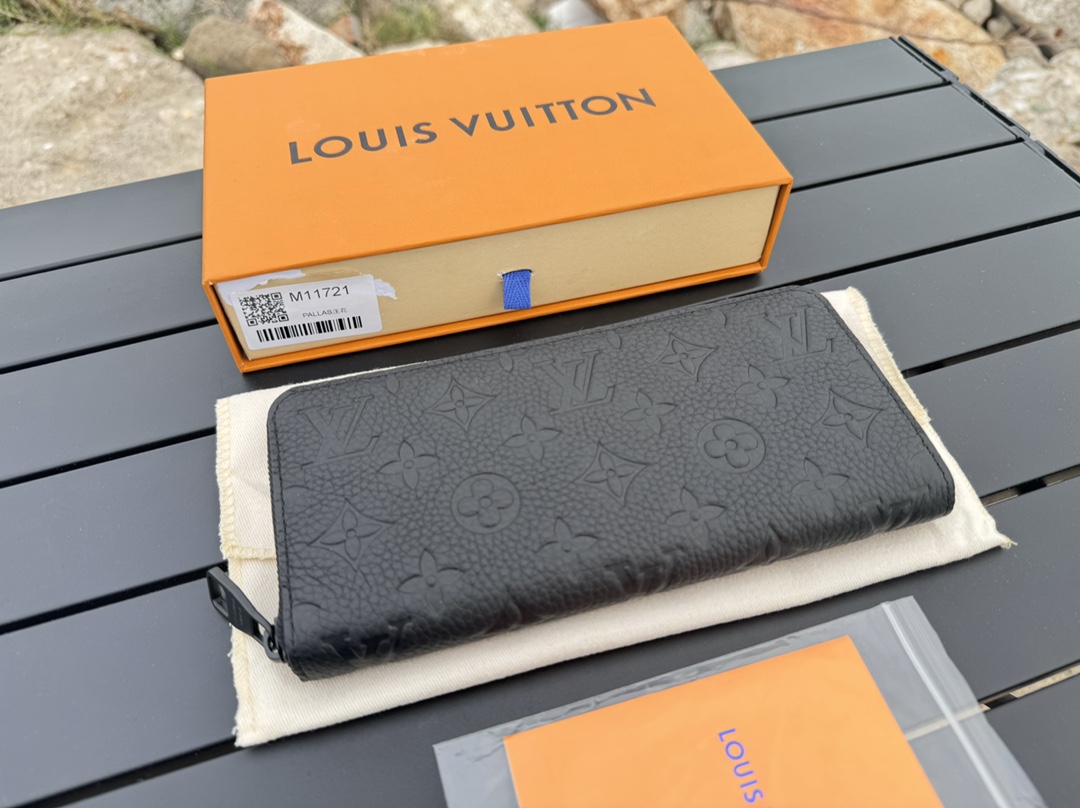 Louis Vuitton Basic Bag M-l