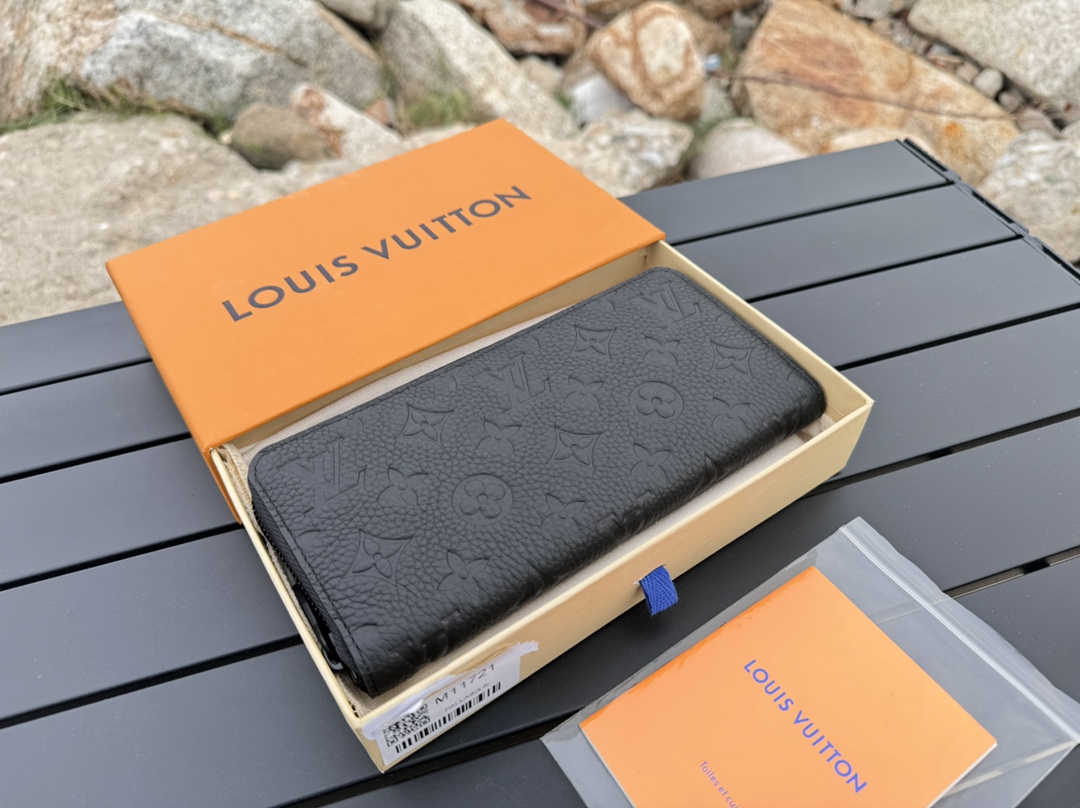 Louis Vuitton Basic Bag M-l