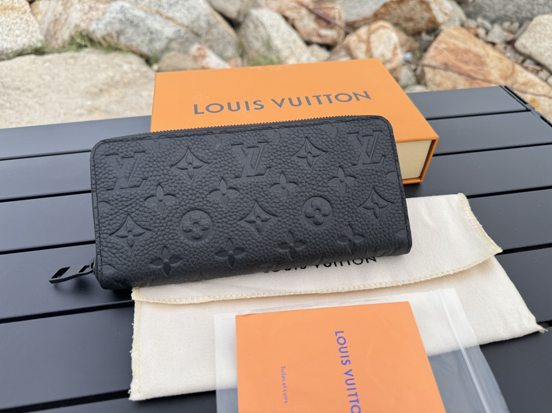 Louis Vuitton Basic Bag M-l