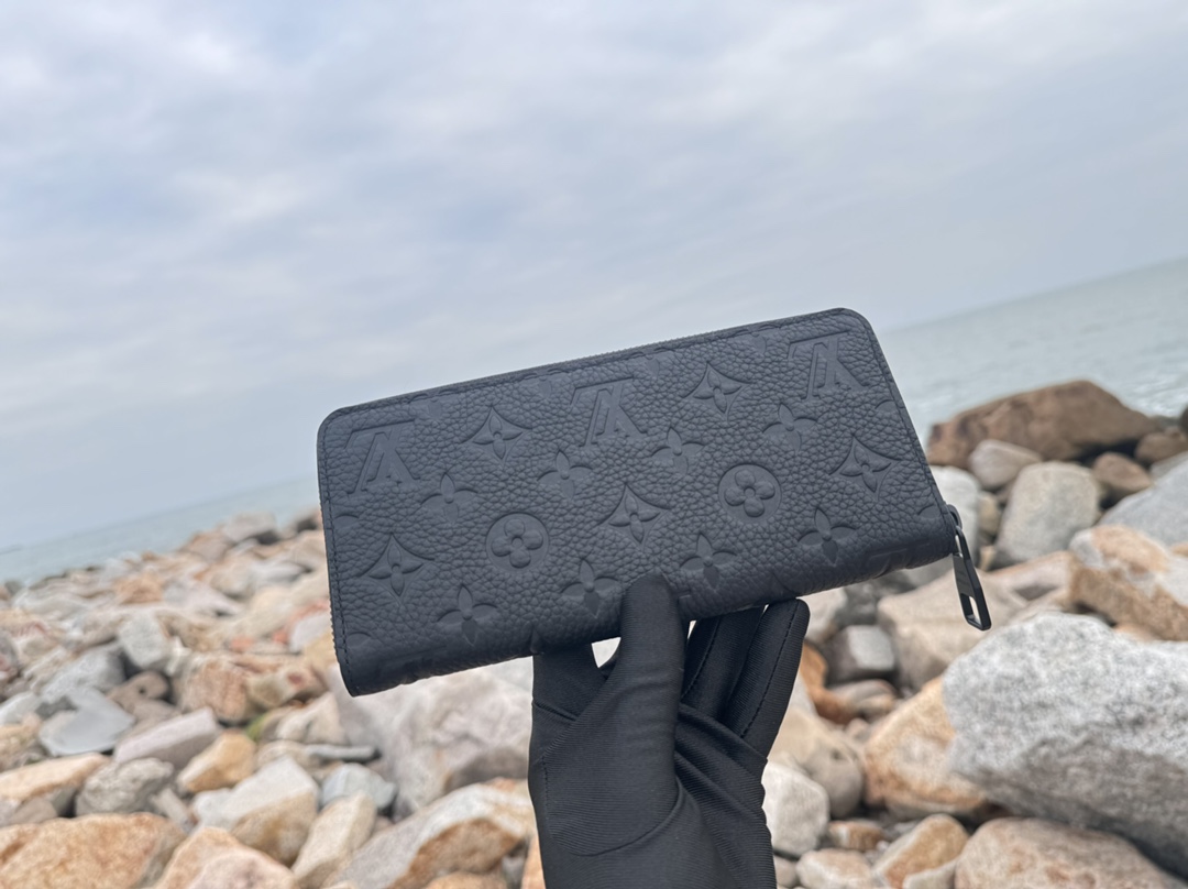 Louis Vuitton Basic Bag M-l