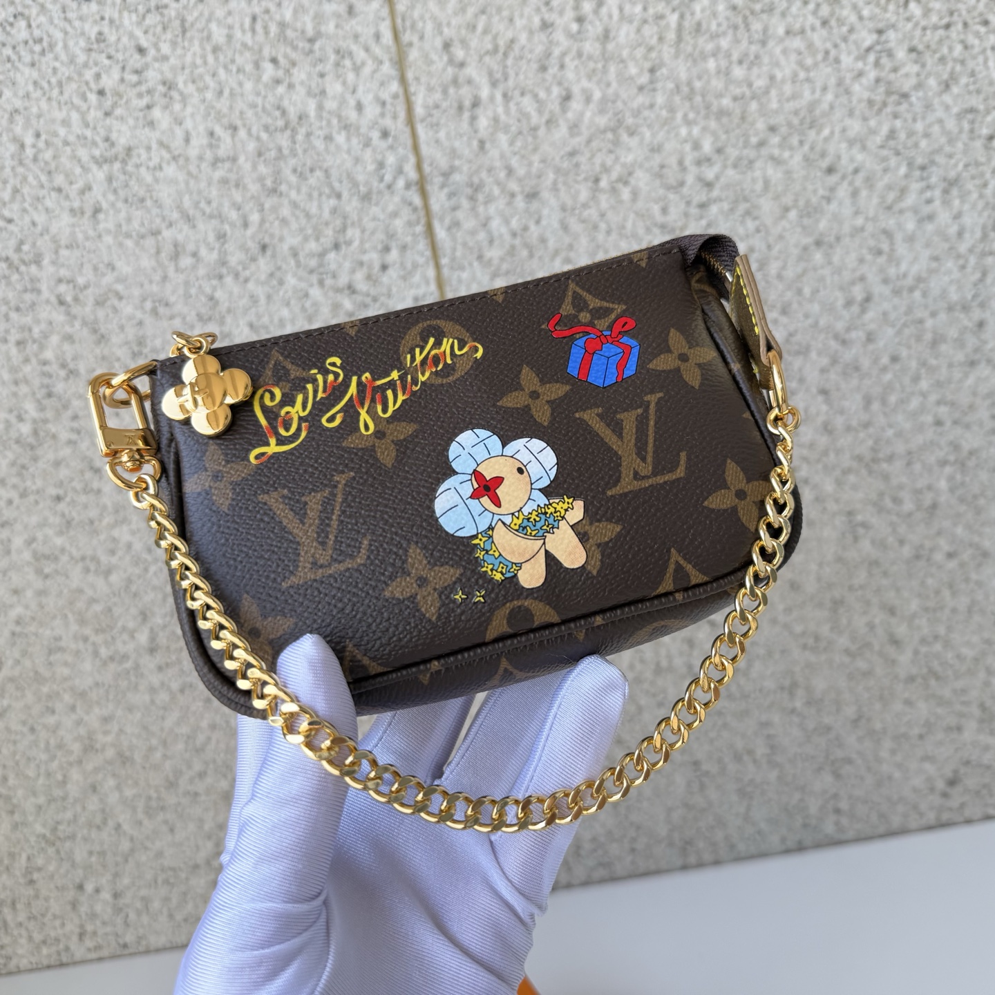 Louis Vuitton Basic Bag Cow Leather Gold M