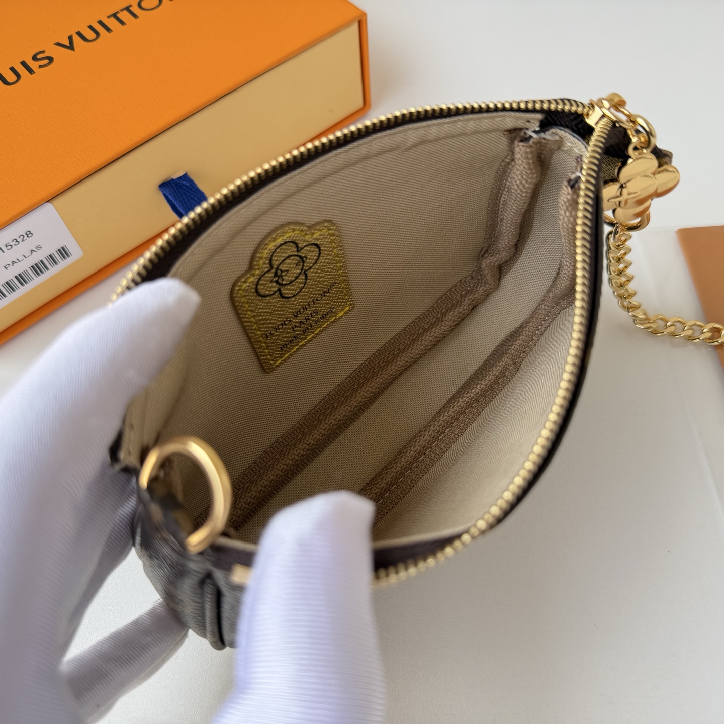 Louis Vuitton Basic Bag Cow Leather Gold M