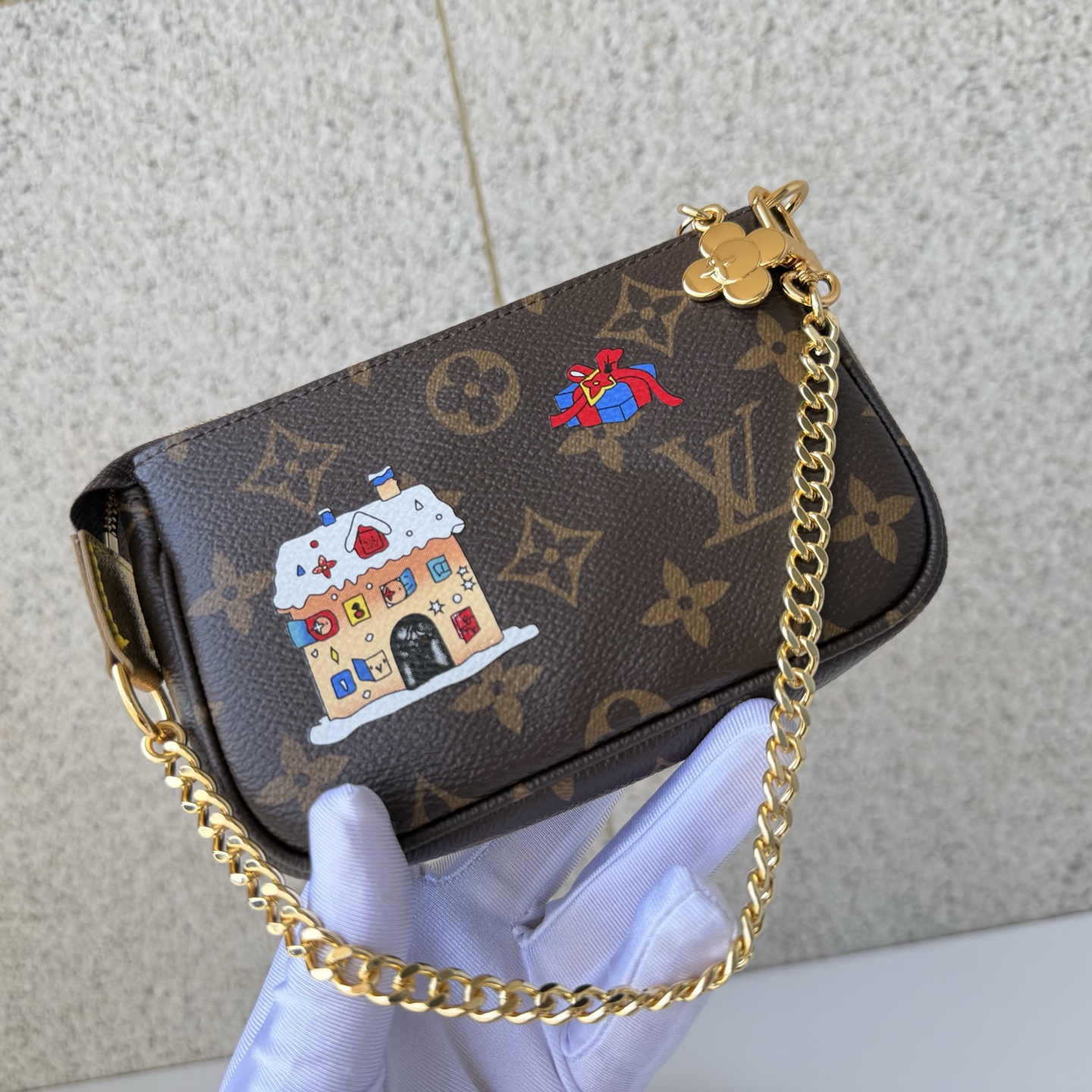 Louis Vuitton Basic Bag Cow Leather Gold M