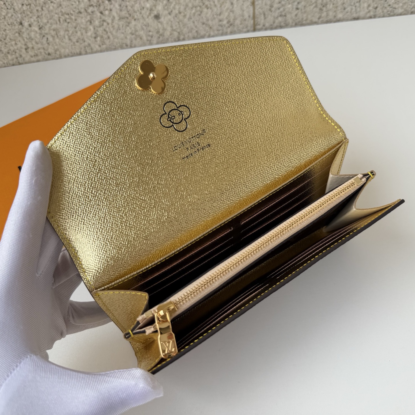 Louis Vuitton Basic Bag M-l-s