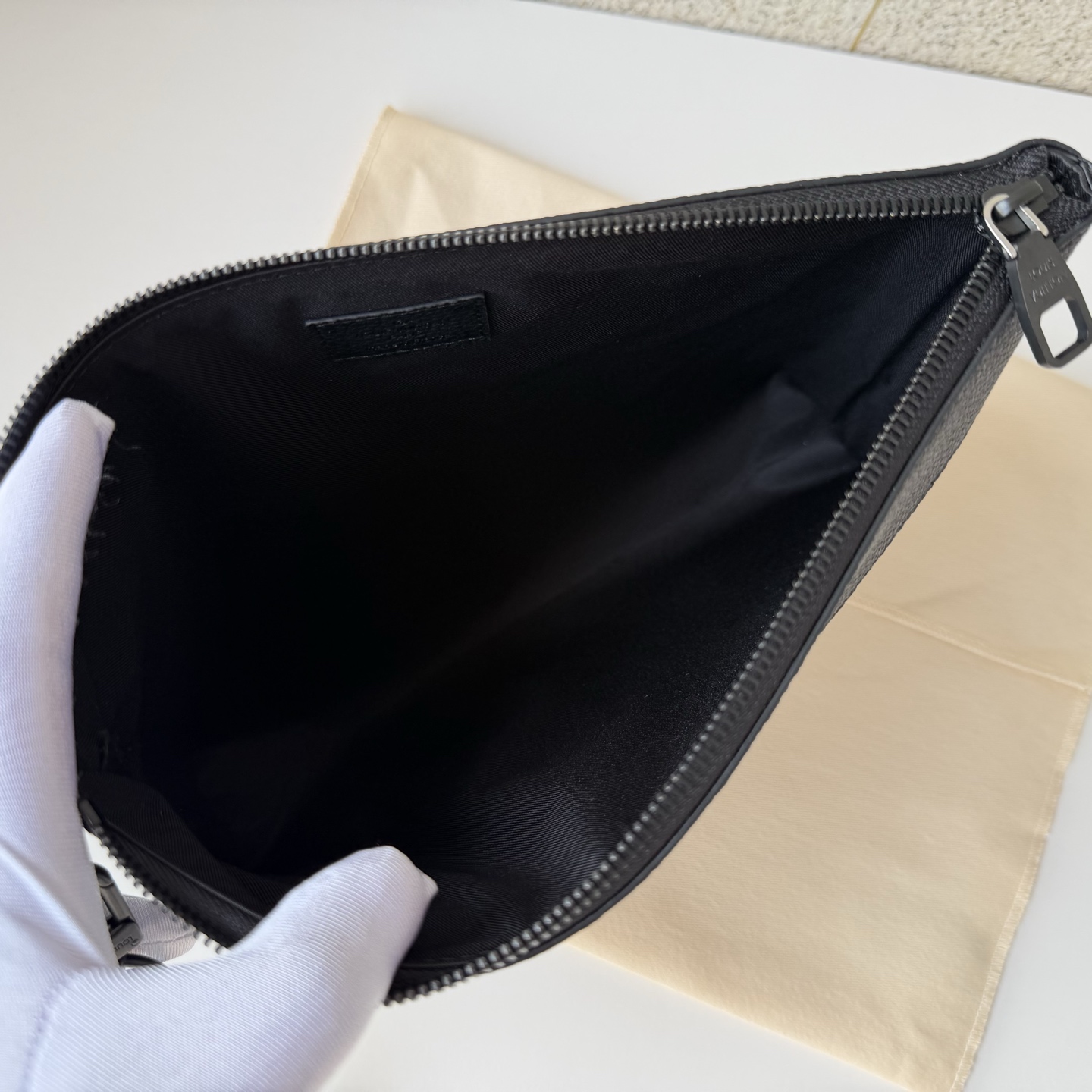 Louis Vuitton Tote Bag Black M-l