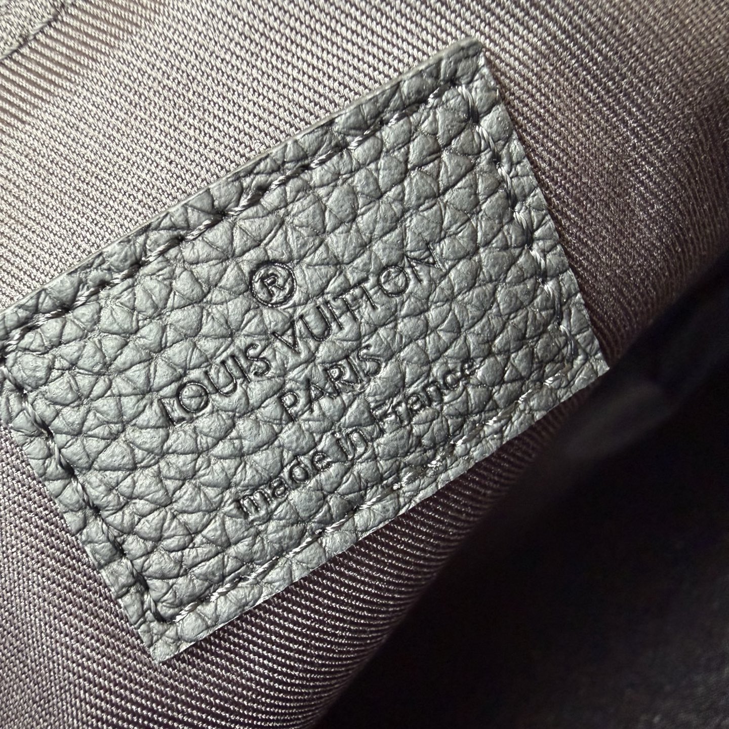 Louis Vuitton Tote Bag Black M-l