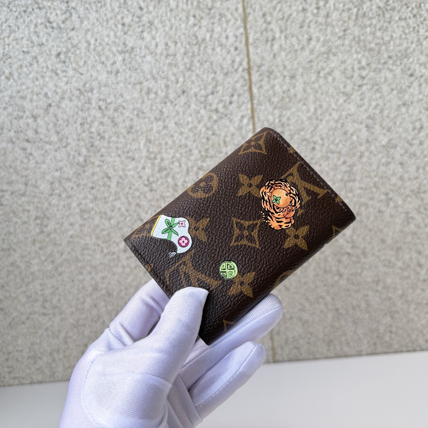 Louis Vuitton Basic Bag M-l-s