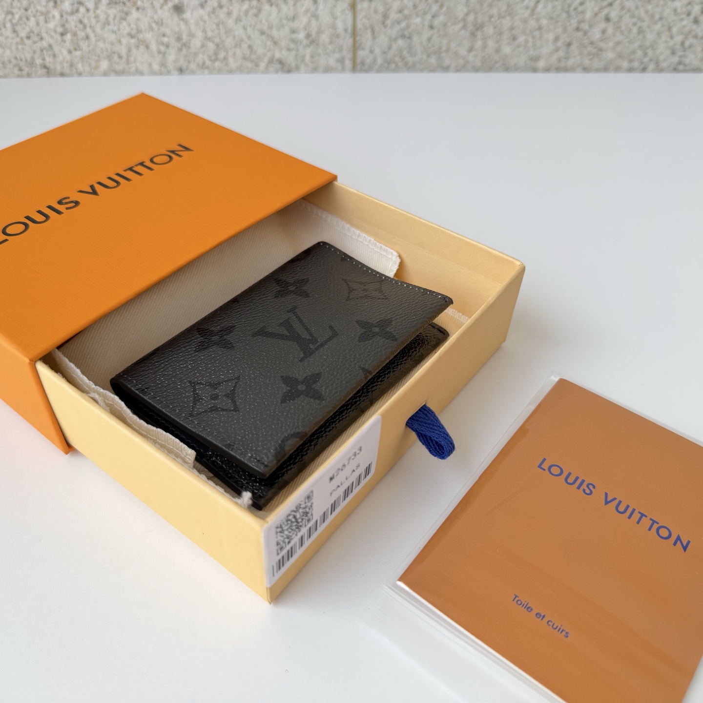 Louis Vuitton Basic Bag Black M-l-s