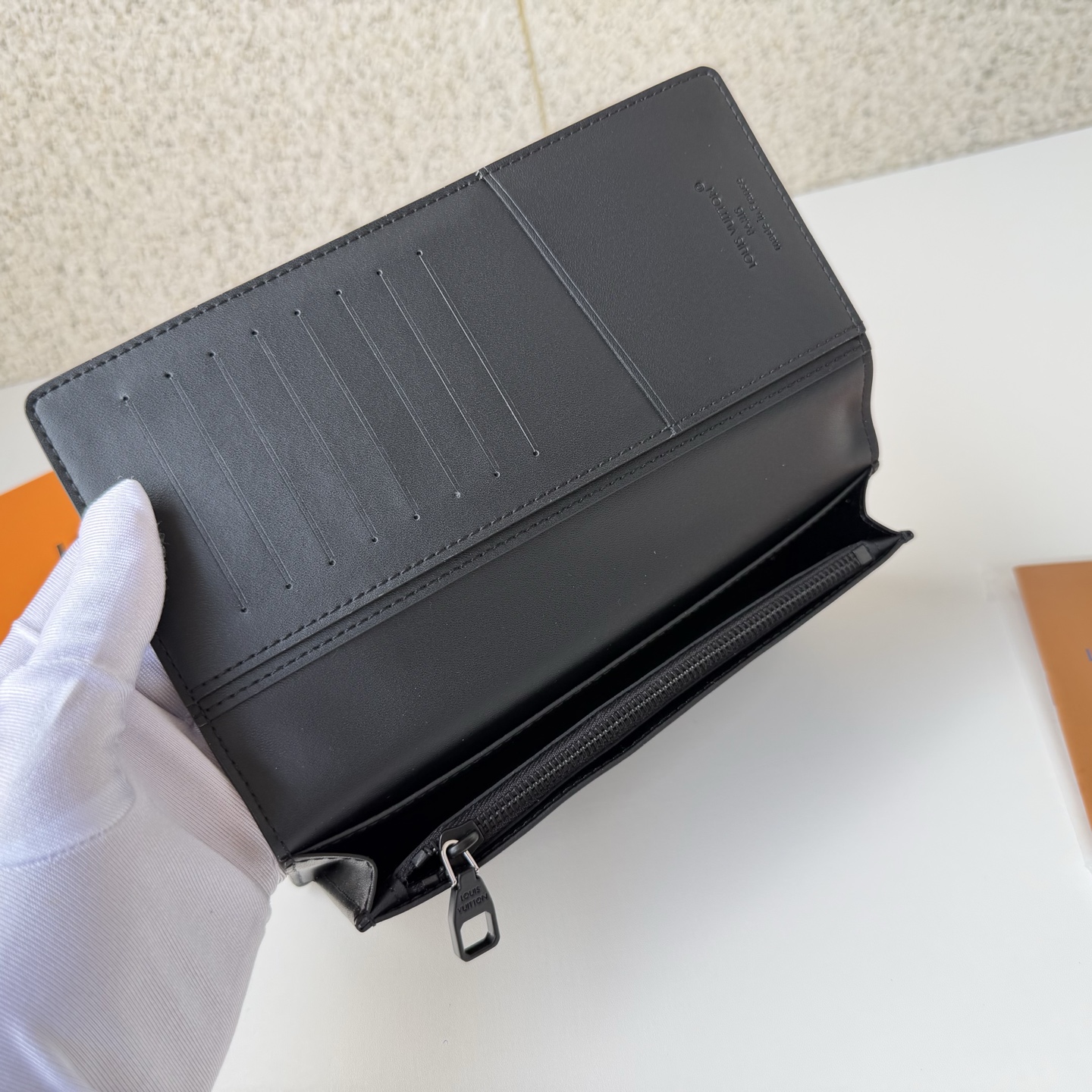 Louis Vuitton Basic Bag Cow Leather M