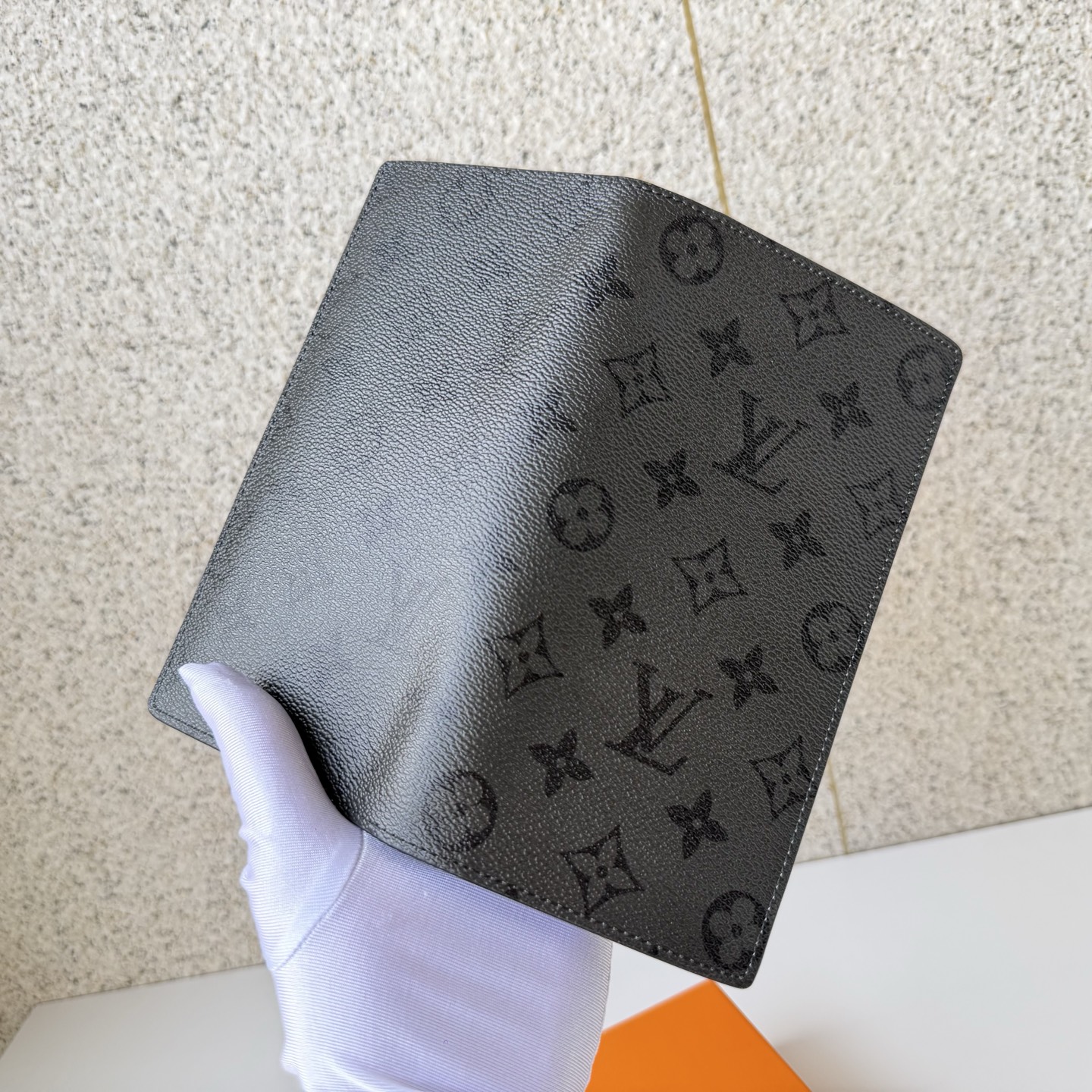 Louis Vuitton Basic Bag Cow Leather M