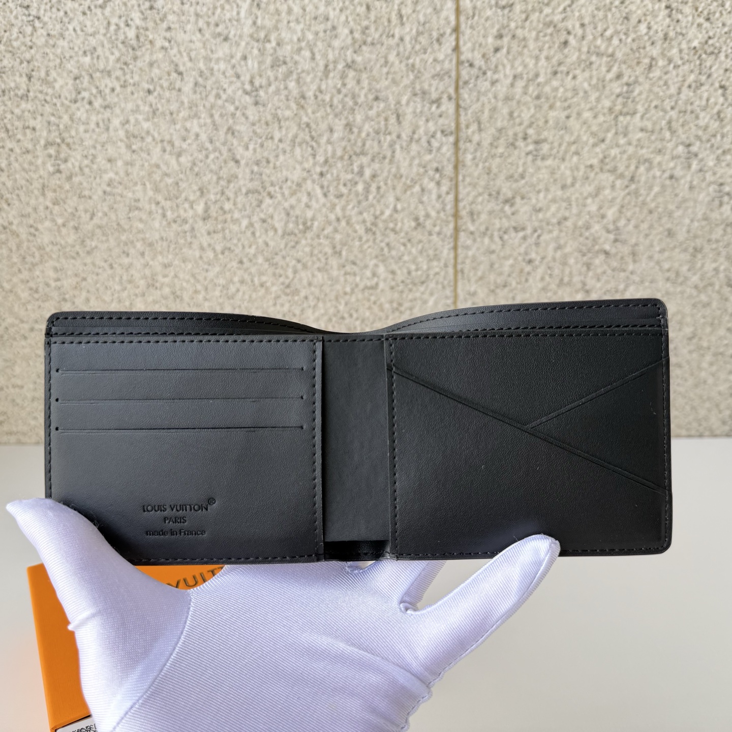 Louis Vuitton Basic Bag Black M-l