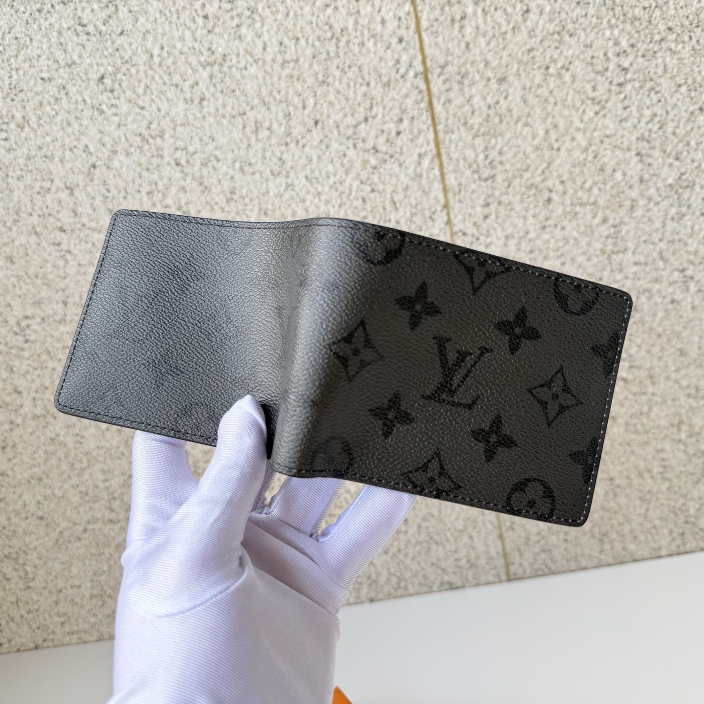 Louis Vuitton Basic Bag Black M-l