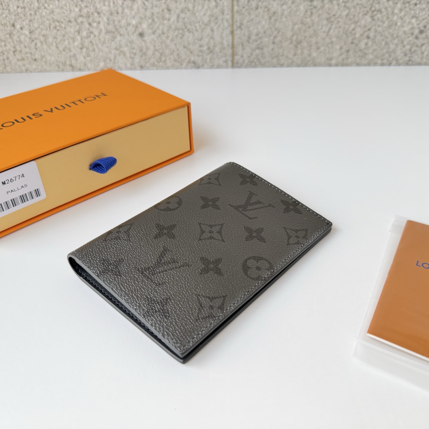 Louis Vuitton Basic Bag Black M-s