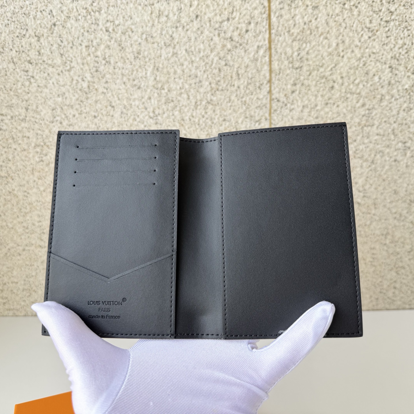 Louis Vuitton Basic Bag Black M-s