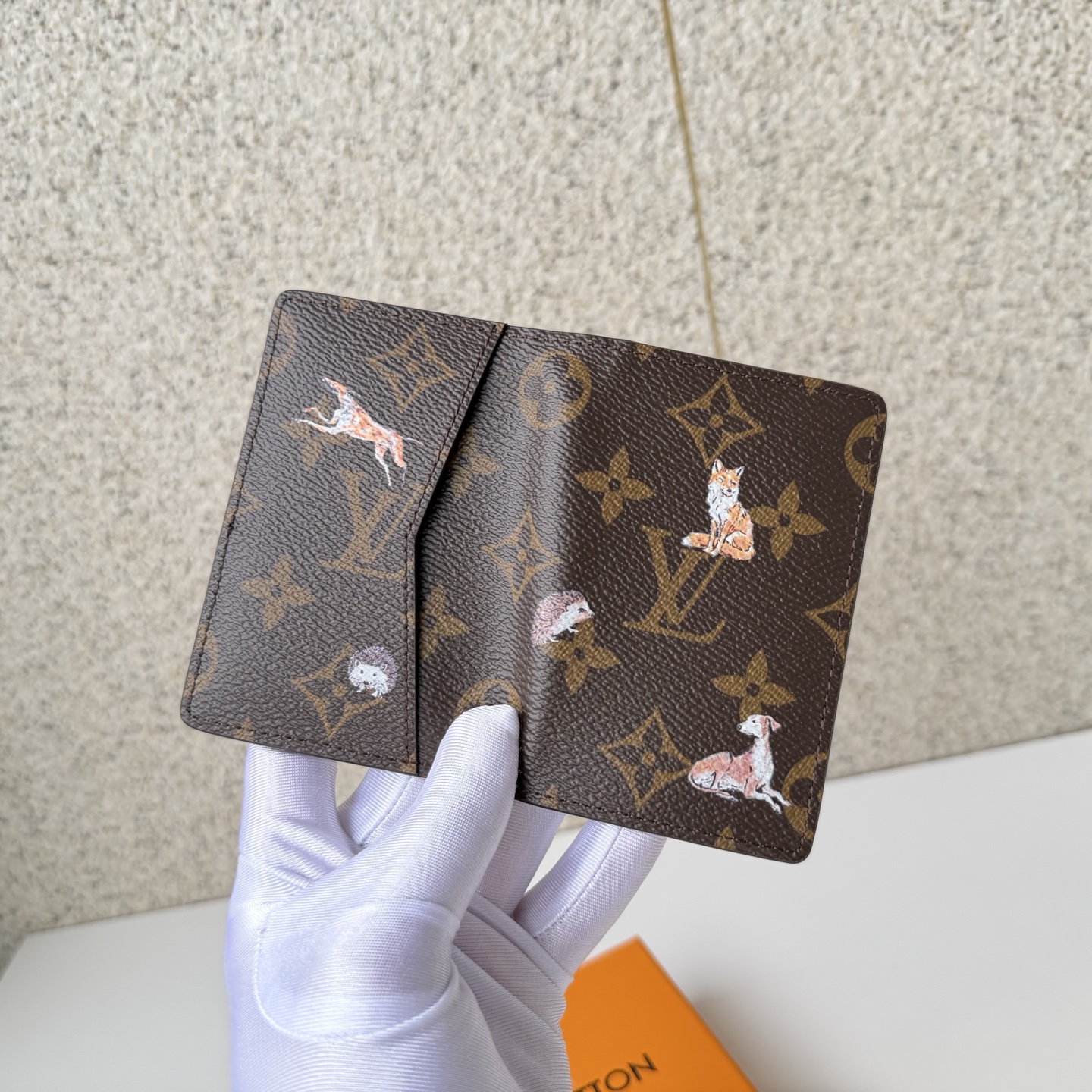 Louis Vuitton Basic Bag M-s