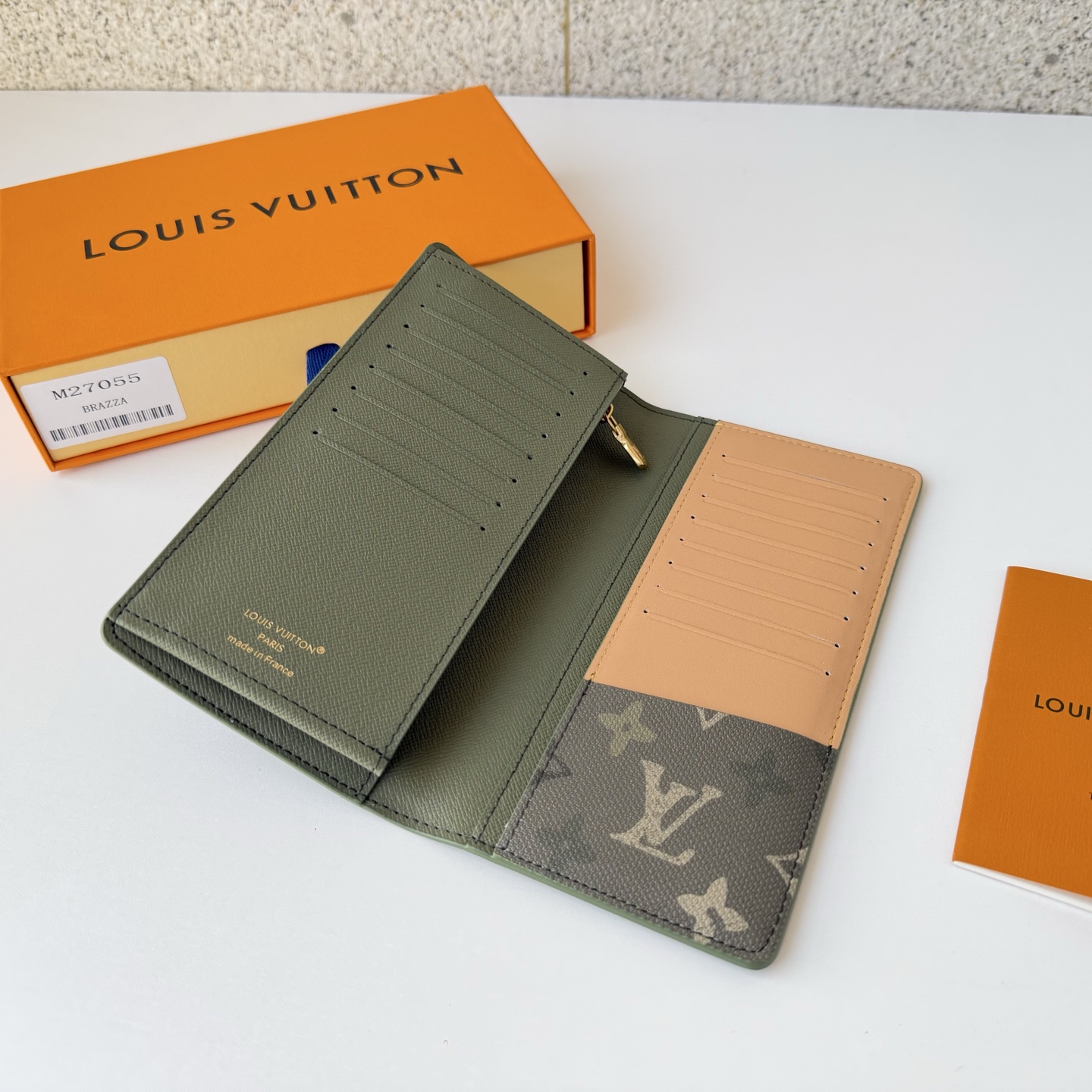 Louis Vuitton Basic Bag Cow Leather M-l-s