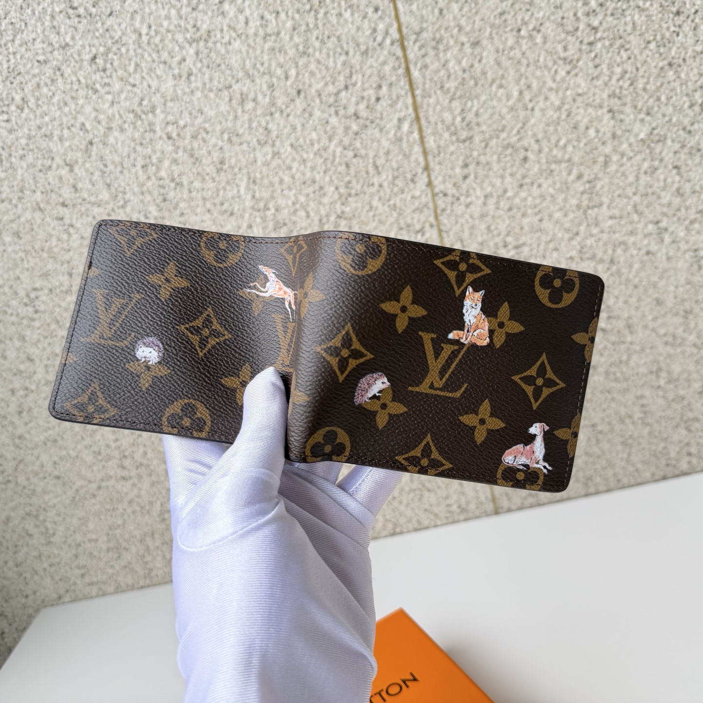 Louis Vuitton Basic Bag M-l