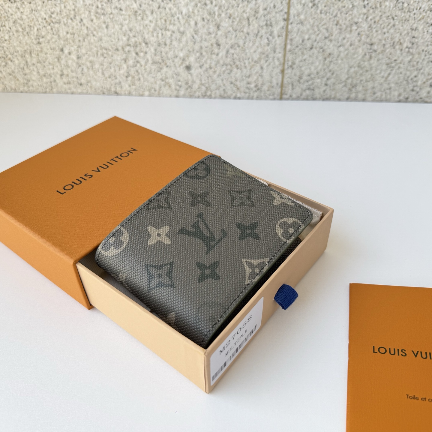 Louis Vuitton Basic Bag Green M-l