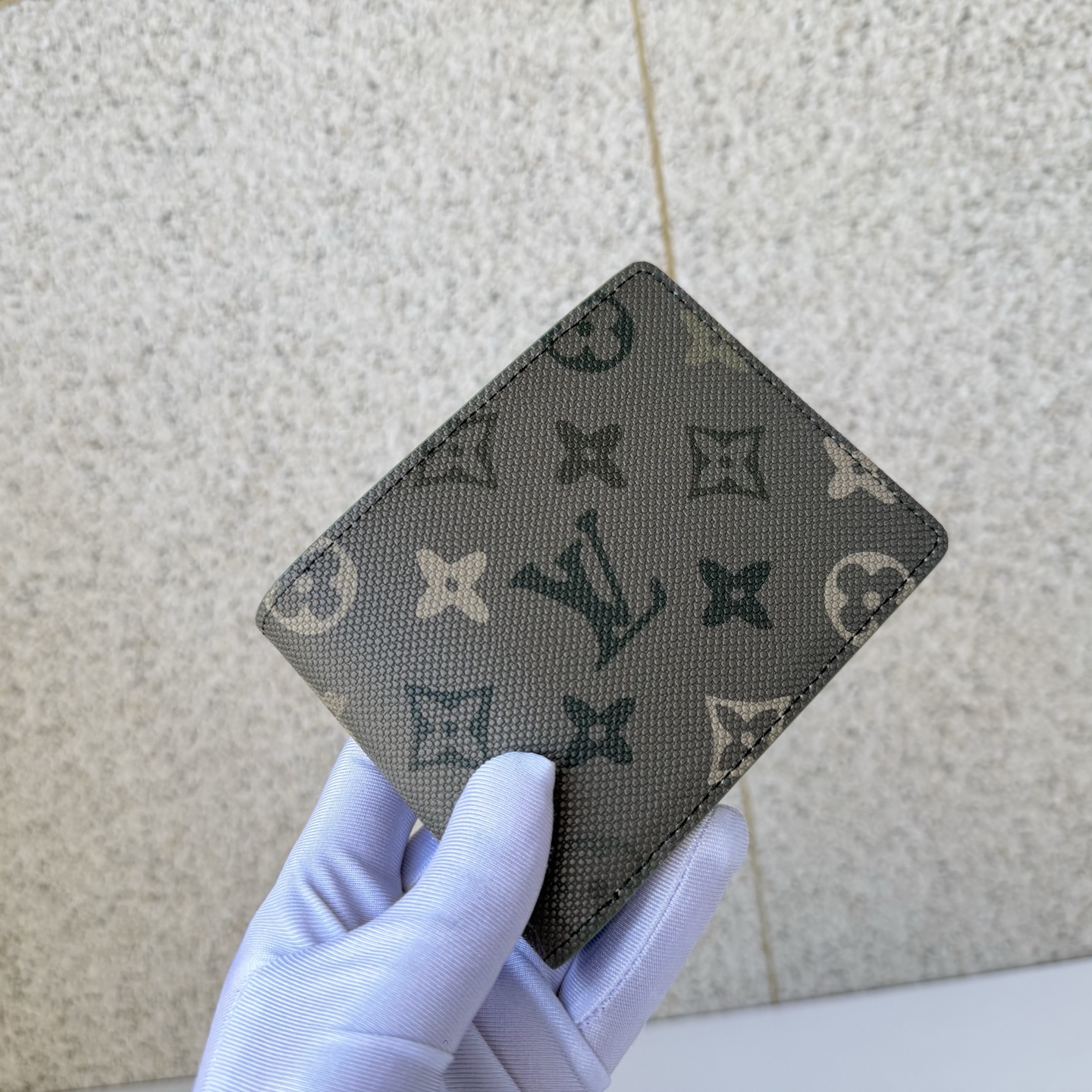 Louis Vuitton Basic Bag Green M-l