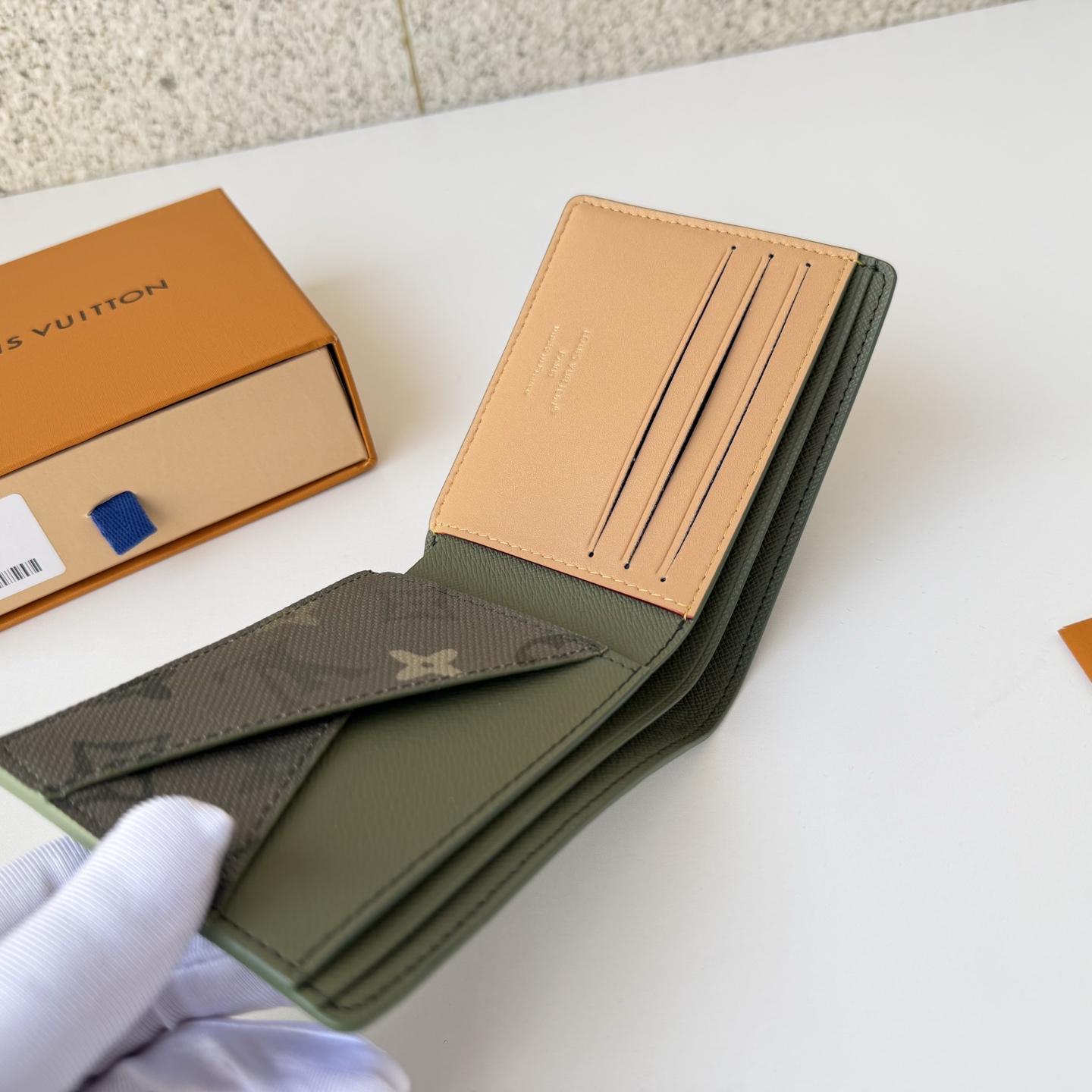 Louis Vuitton Basic Bag Green M-l