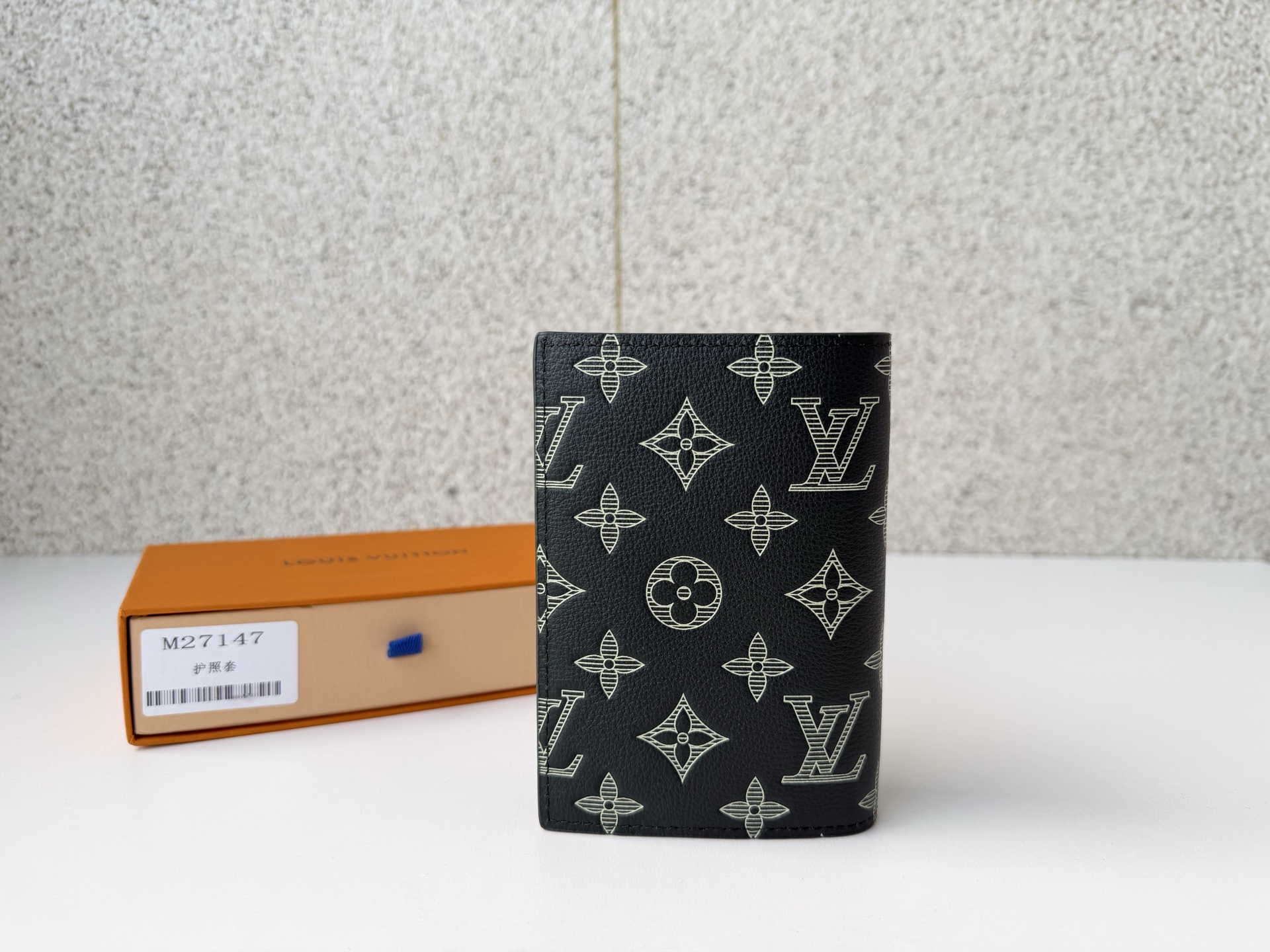 Louis Vuitton Basic Bag M-l