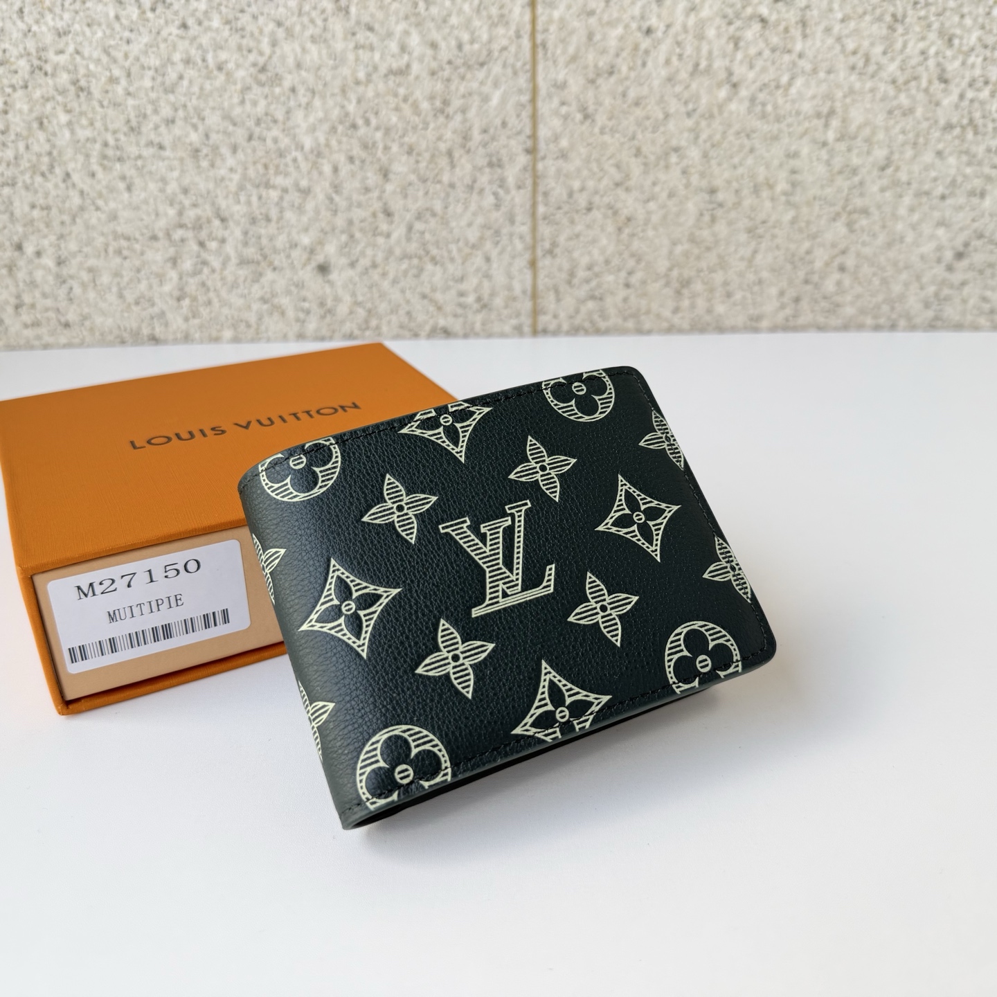 Louis Vuitton Basic Bag M-l