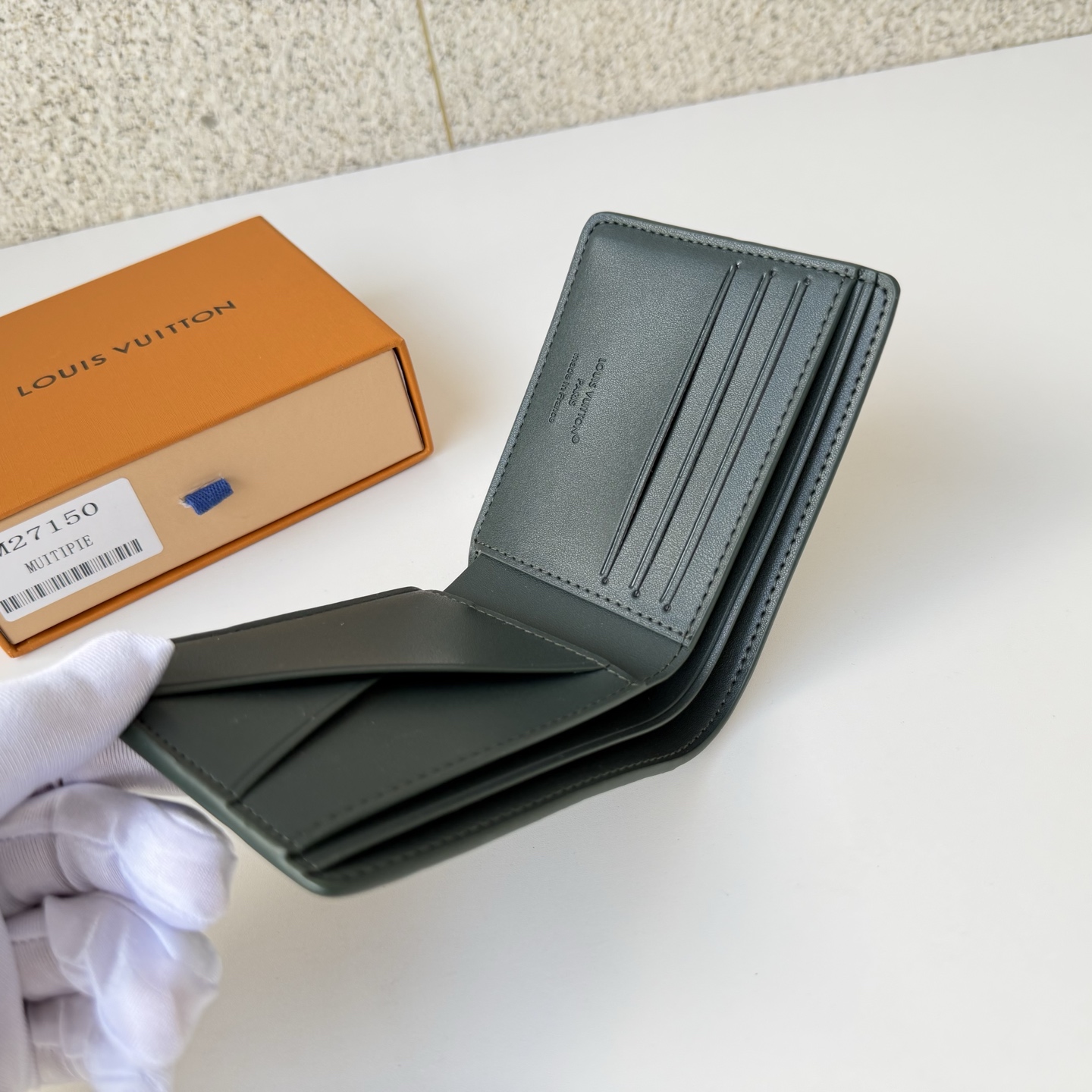 Louis Vuitton Basic Bag M-l