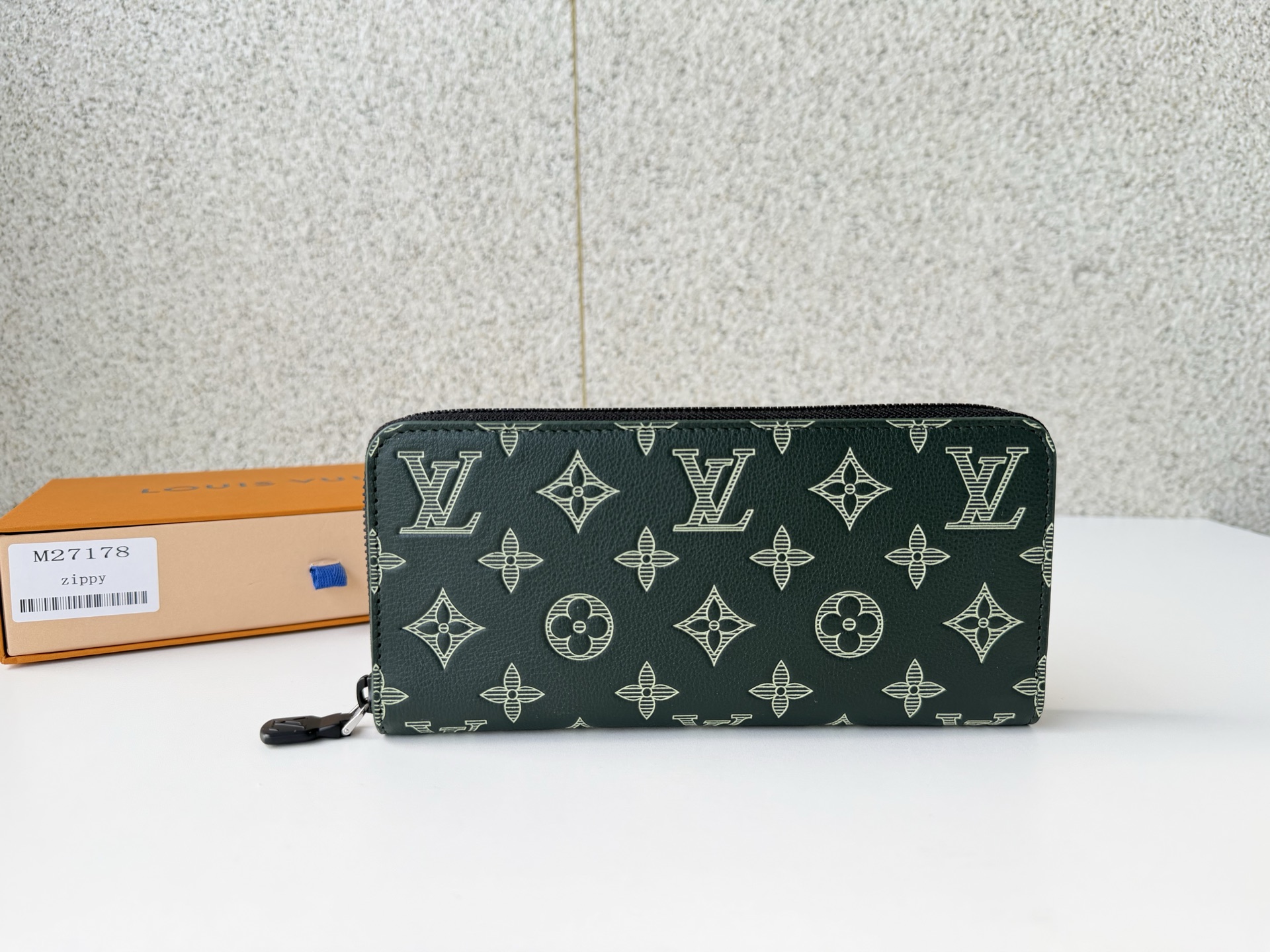 Louis Vuitton Basic Bag M