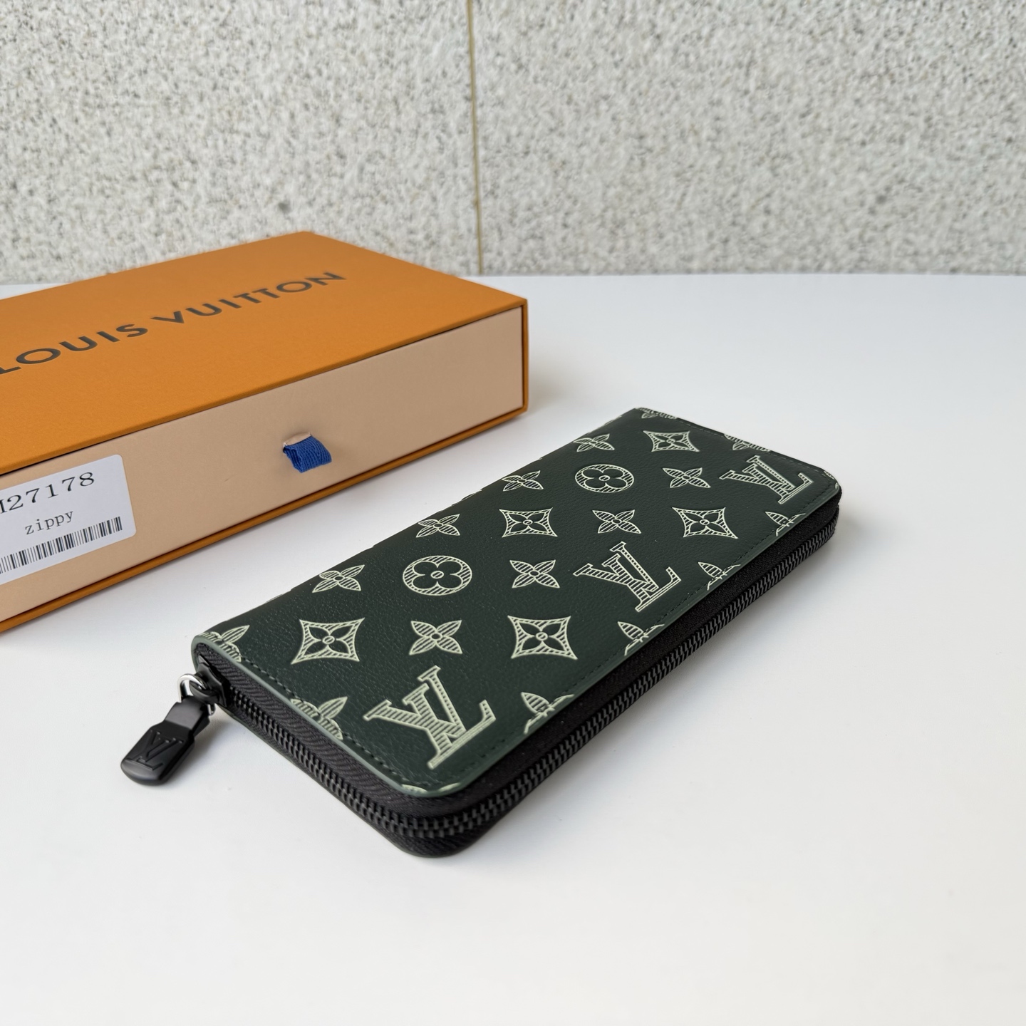 Louis Vuitton Basic Bag M