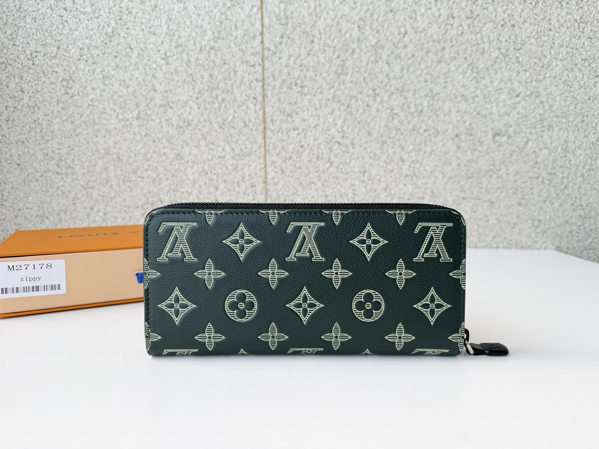 Louis Vuitton Basic Bag M