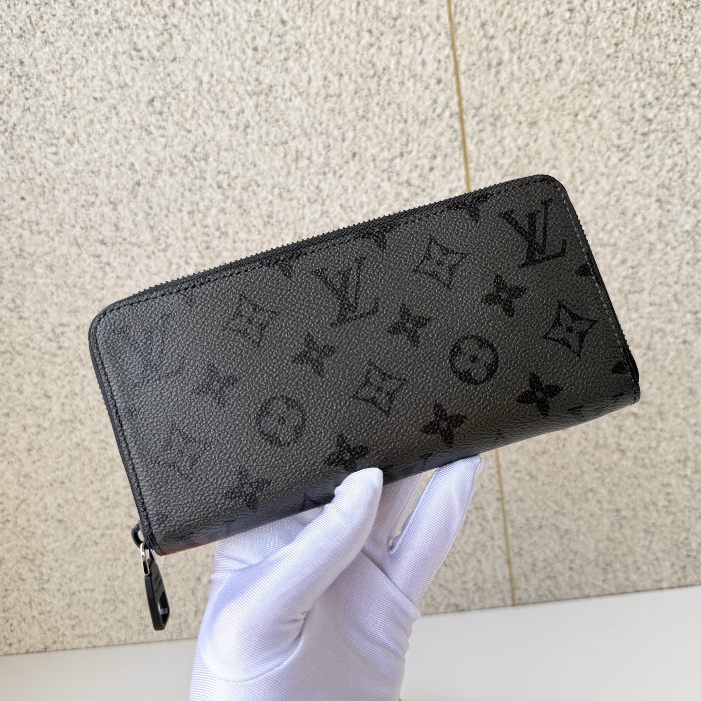 Louis Vuitton Basic Bag Black M