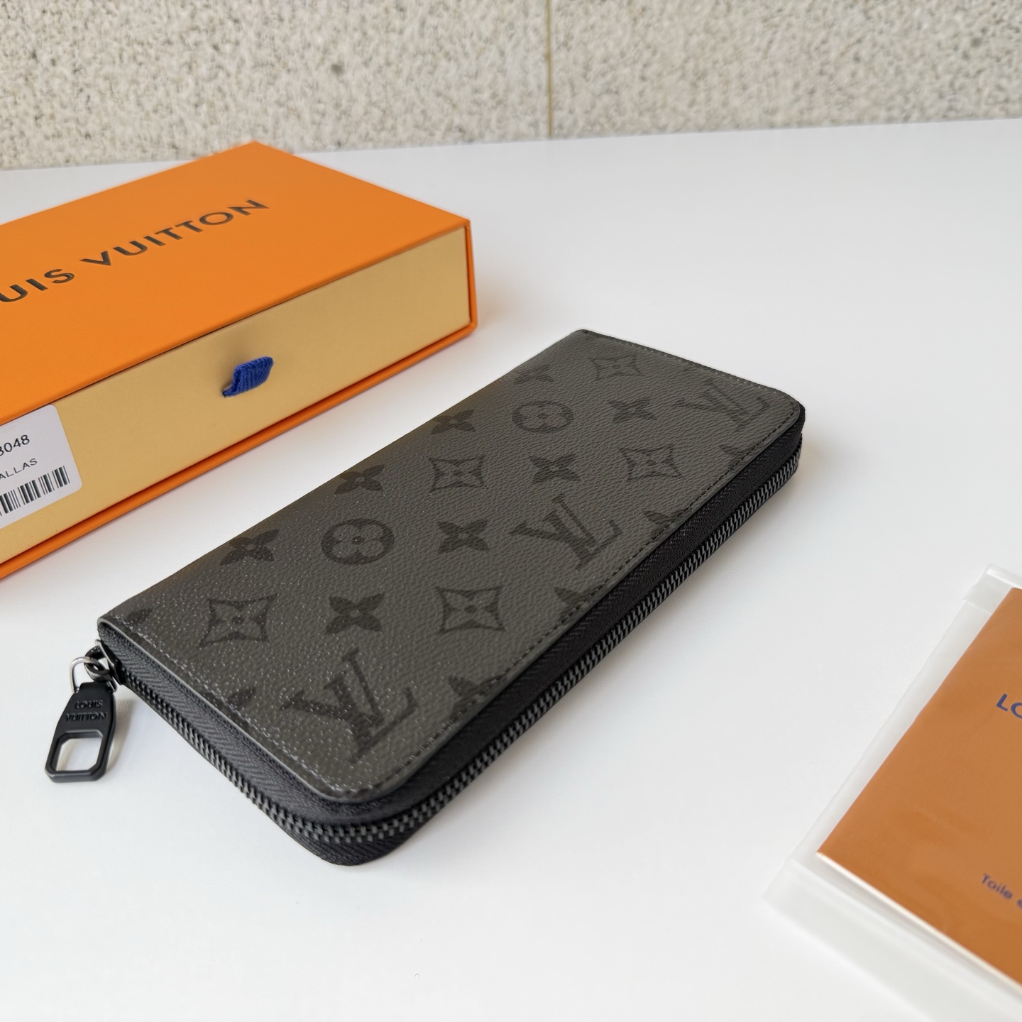 Louis Vuitton Basic Bag Black M